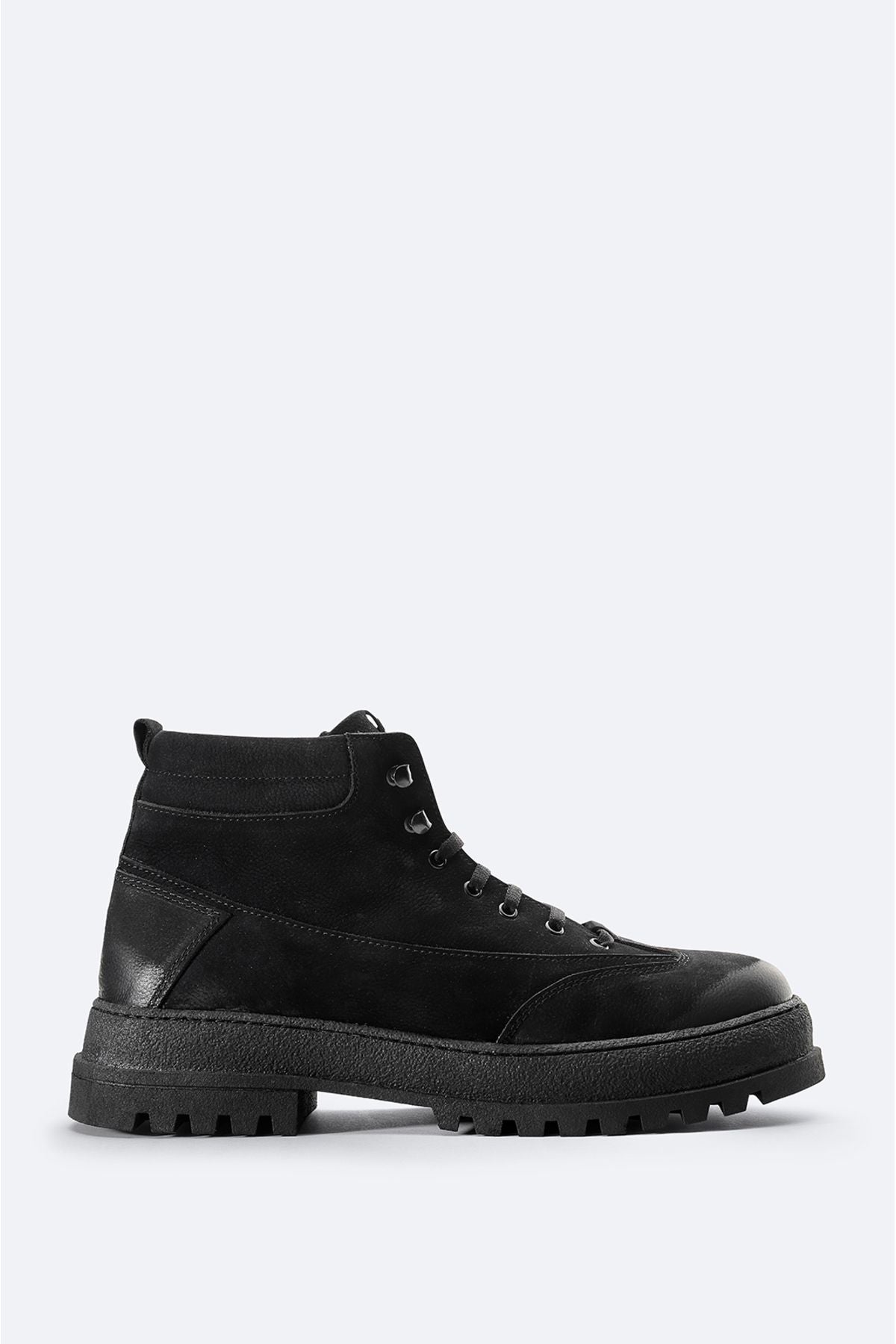 Men's Black 100 %Leather Lacing Flexible and Durable Light Termo Base Bot A32Y8010