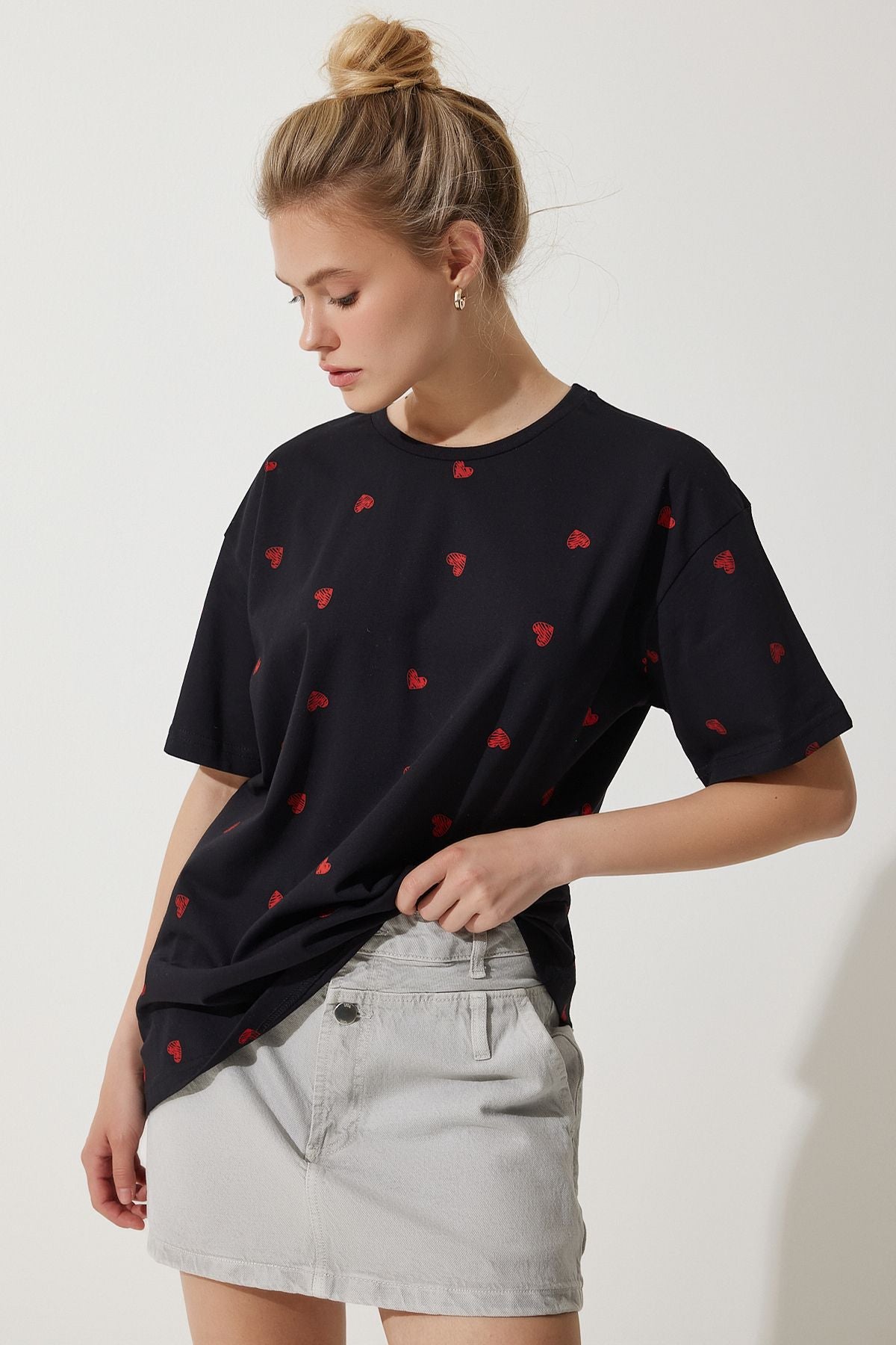 Female Black Heart 100 %Cotton Oversize Long Knitting T-shirt NJ00148