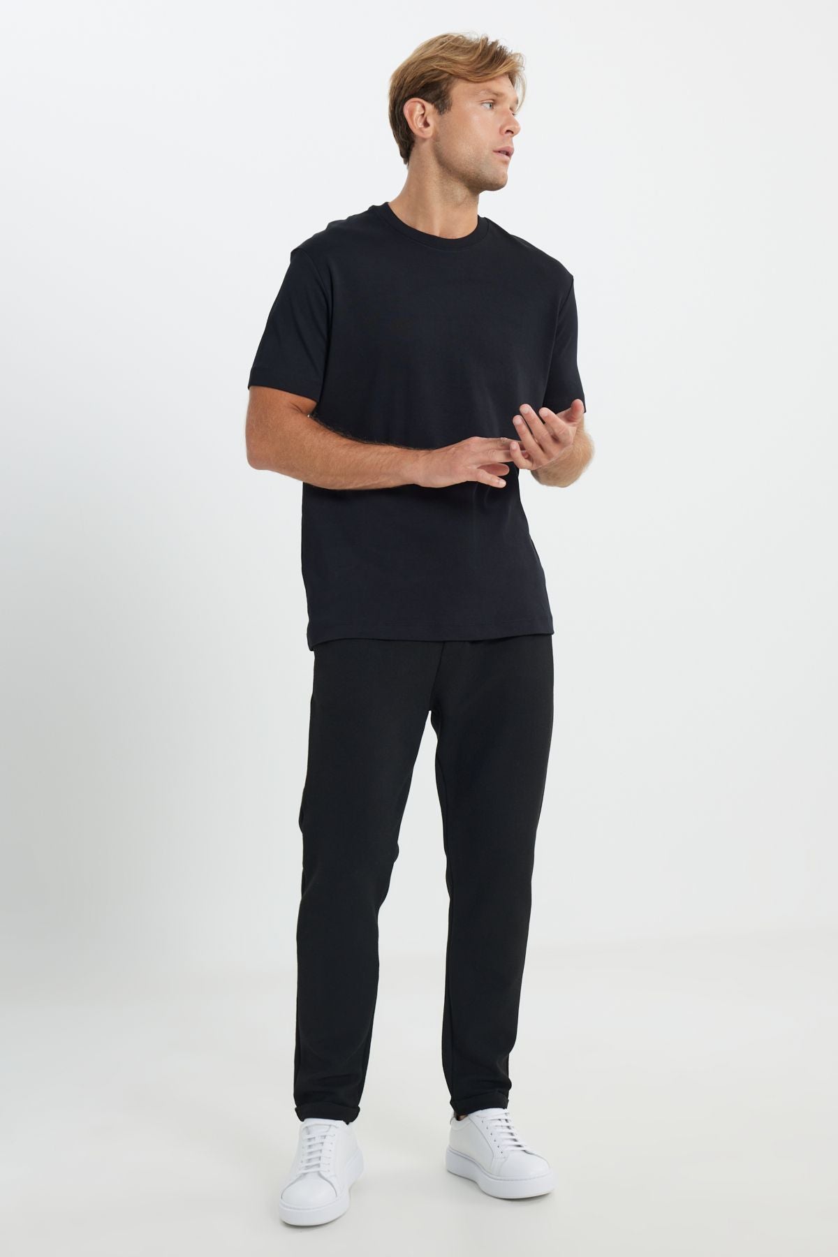 Men's black 100 %cotton modern fit normal cut normal cut bike collar t -shirt