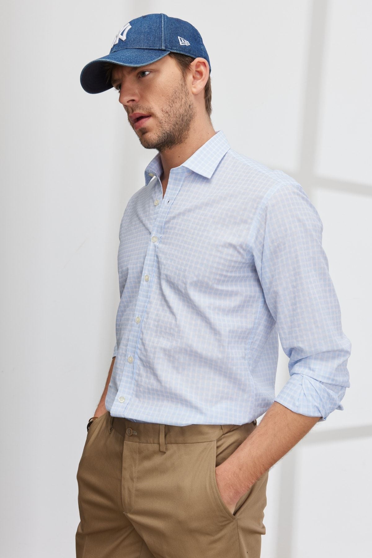 Men's White-Blue Comfort Fit Casual Cut Classic Collar 100 %Cotton Square Shirt