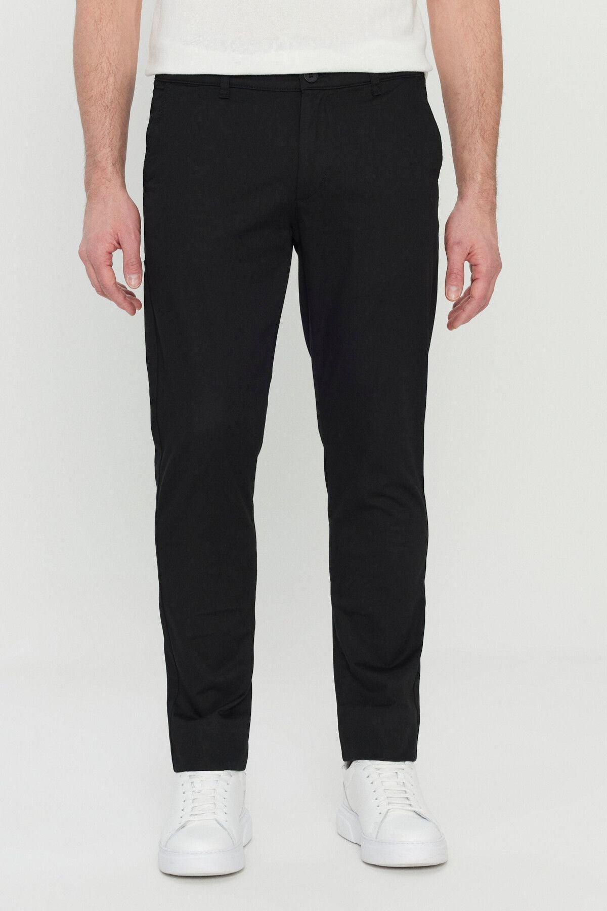 Men's black cotton slim fit narrow cut side pocket flexible casual pants