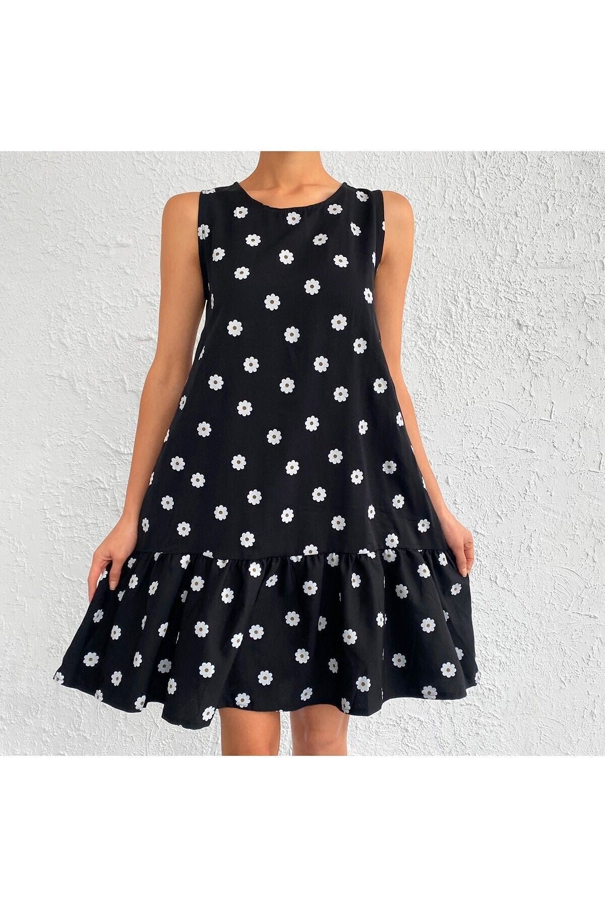 Female Black Daisy Pattern Sleeveless Skirt Ruffed Dress ARM-22Y001123