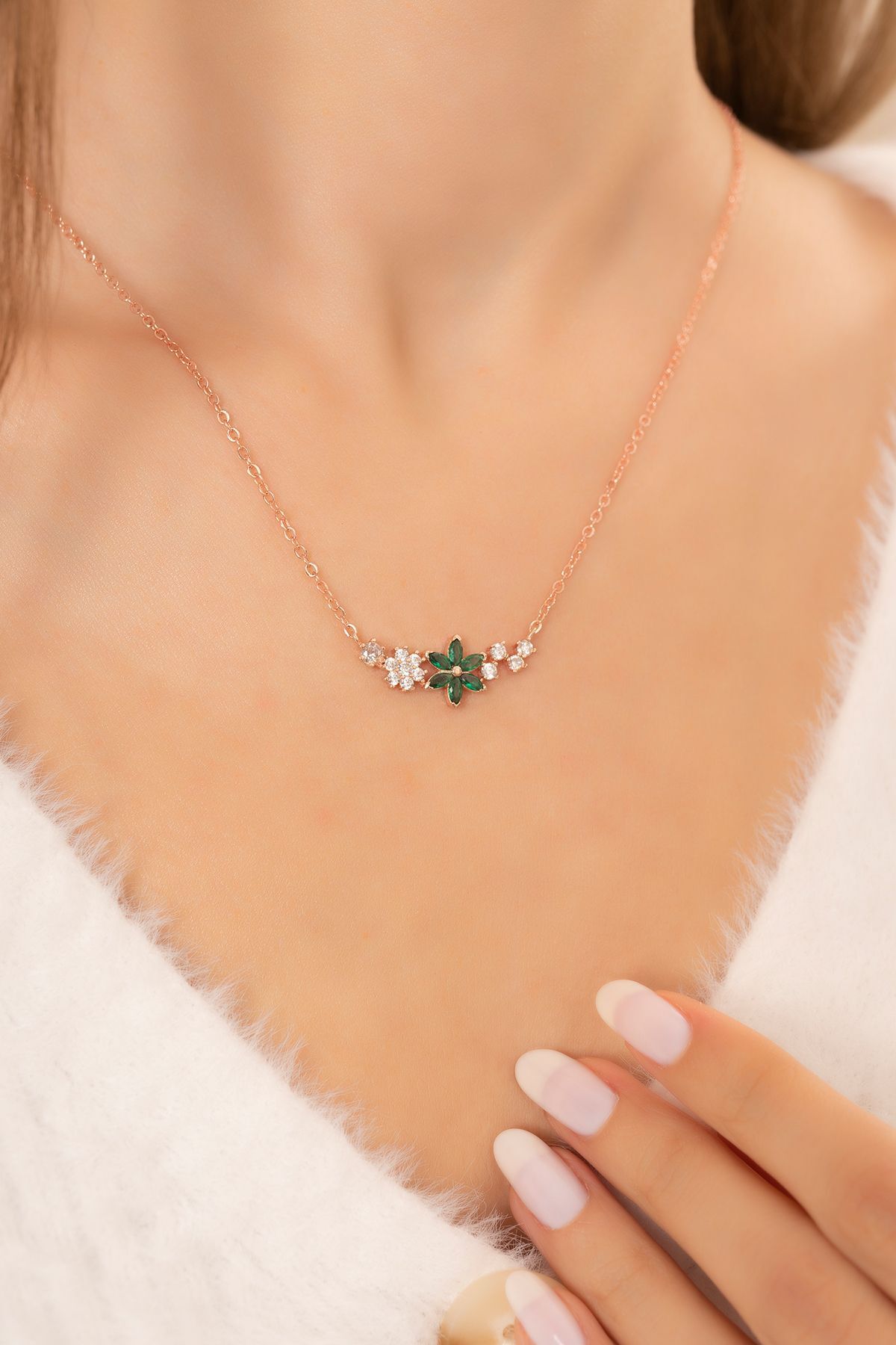 Remember Me Flower Green Stone 14 K Rose Gold Plated Women Necklace