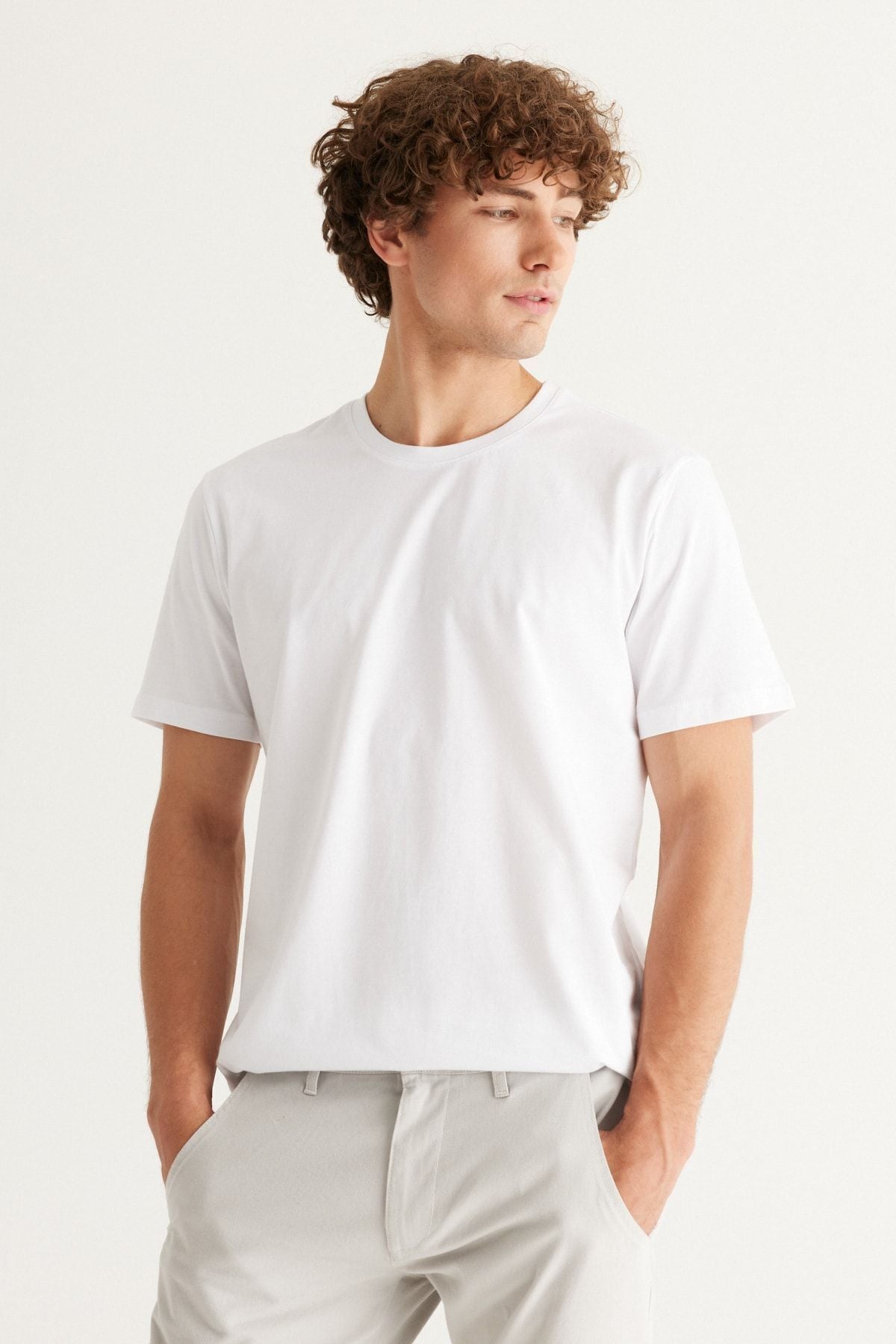 Men's white 360 degrees stretching in all directions slim fit narrow cut bicycle collar t -shirt