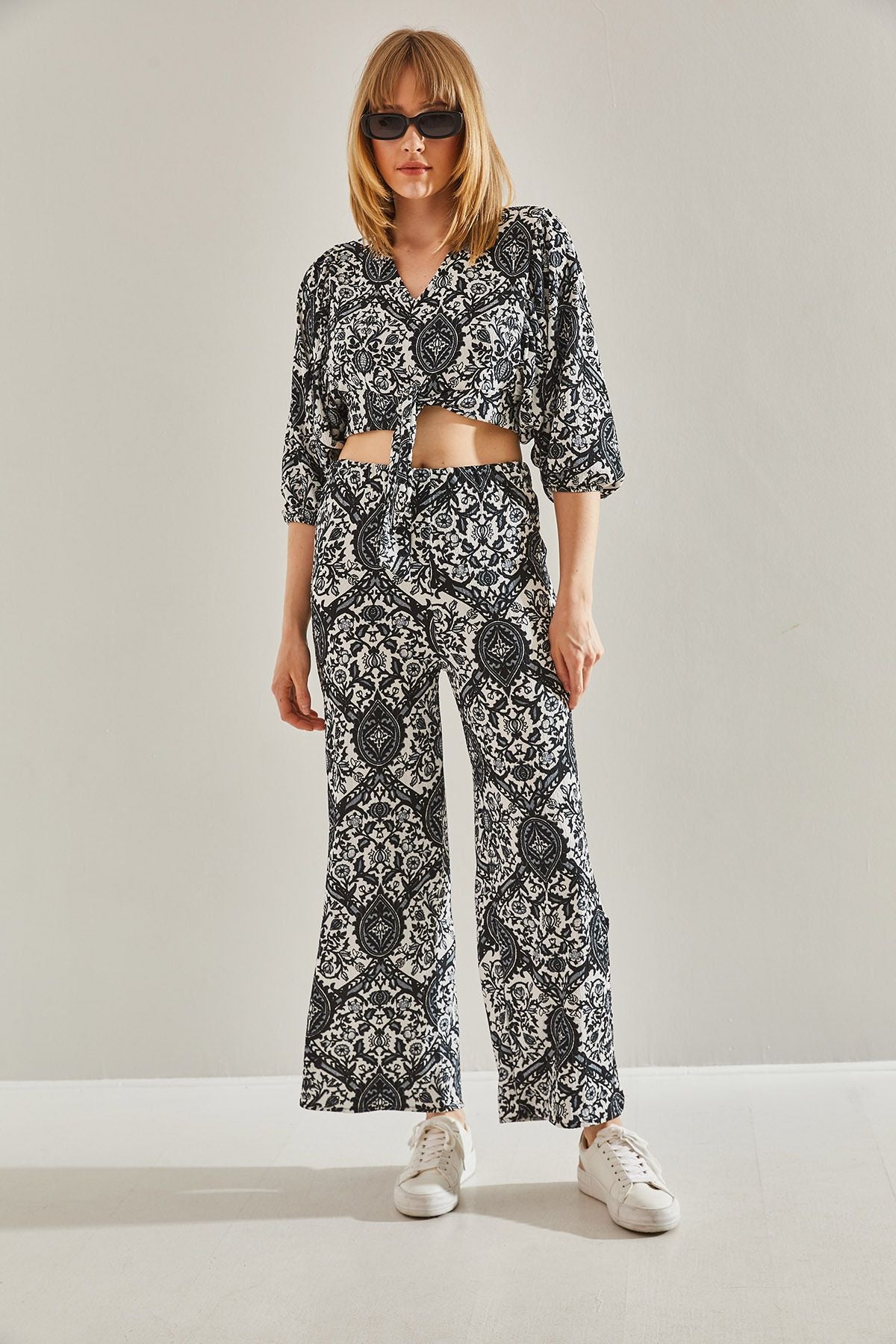 Female Black Connecting Behind and Handle Rubble Crop Palazzo Over-Upper Set 60251033