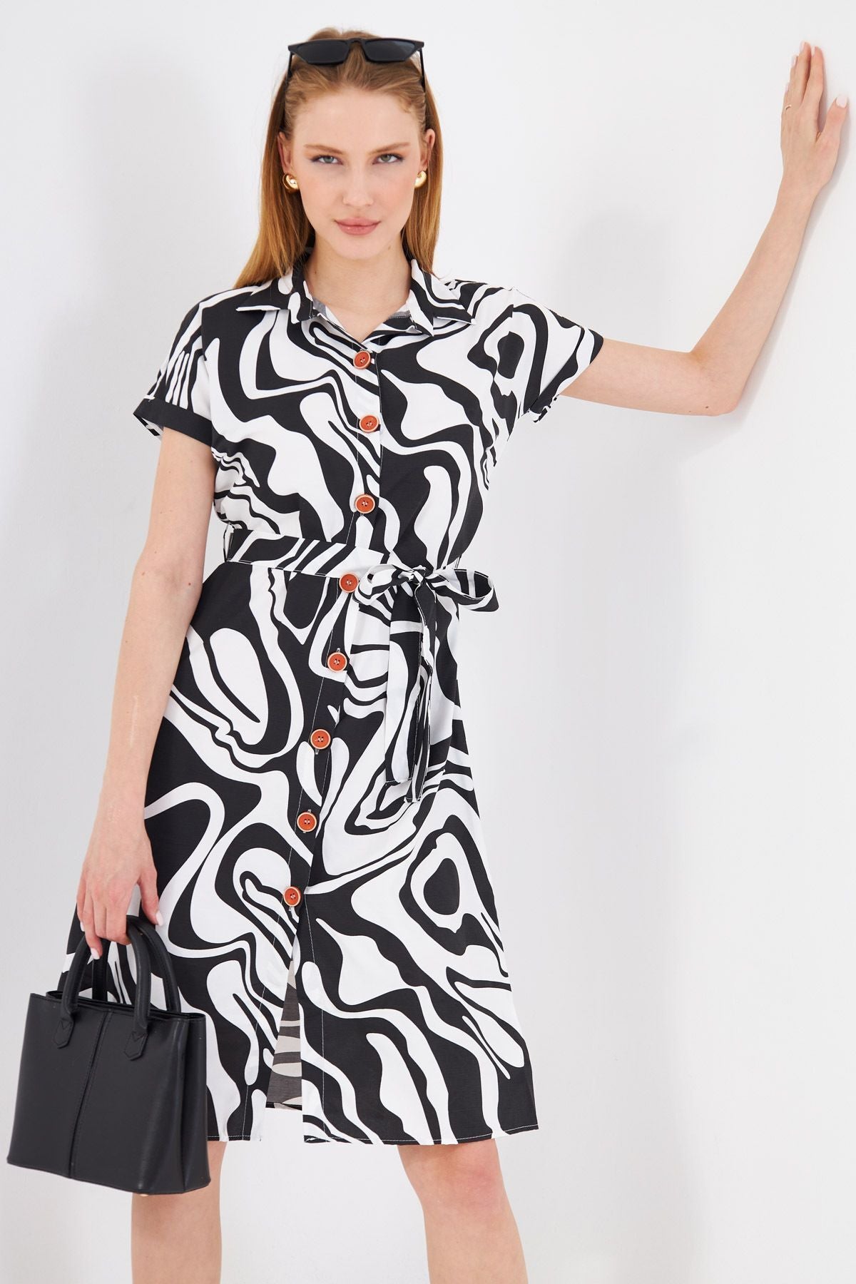 Female Black Patterned Belt Belt Low Tied Short Sleeve Shirt Dress ARM-221058