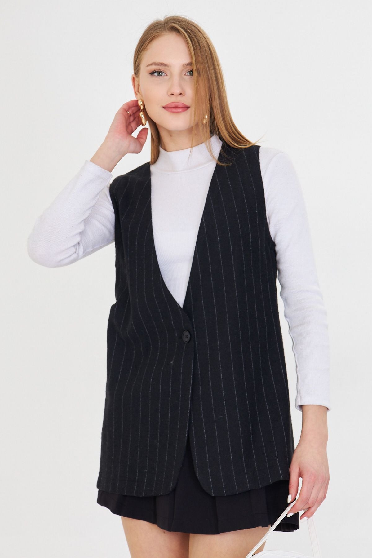 WOMEN BLACK-WHEEL V-neck Single buttoned Oversize Patterned Vest ARM-25K001110