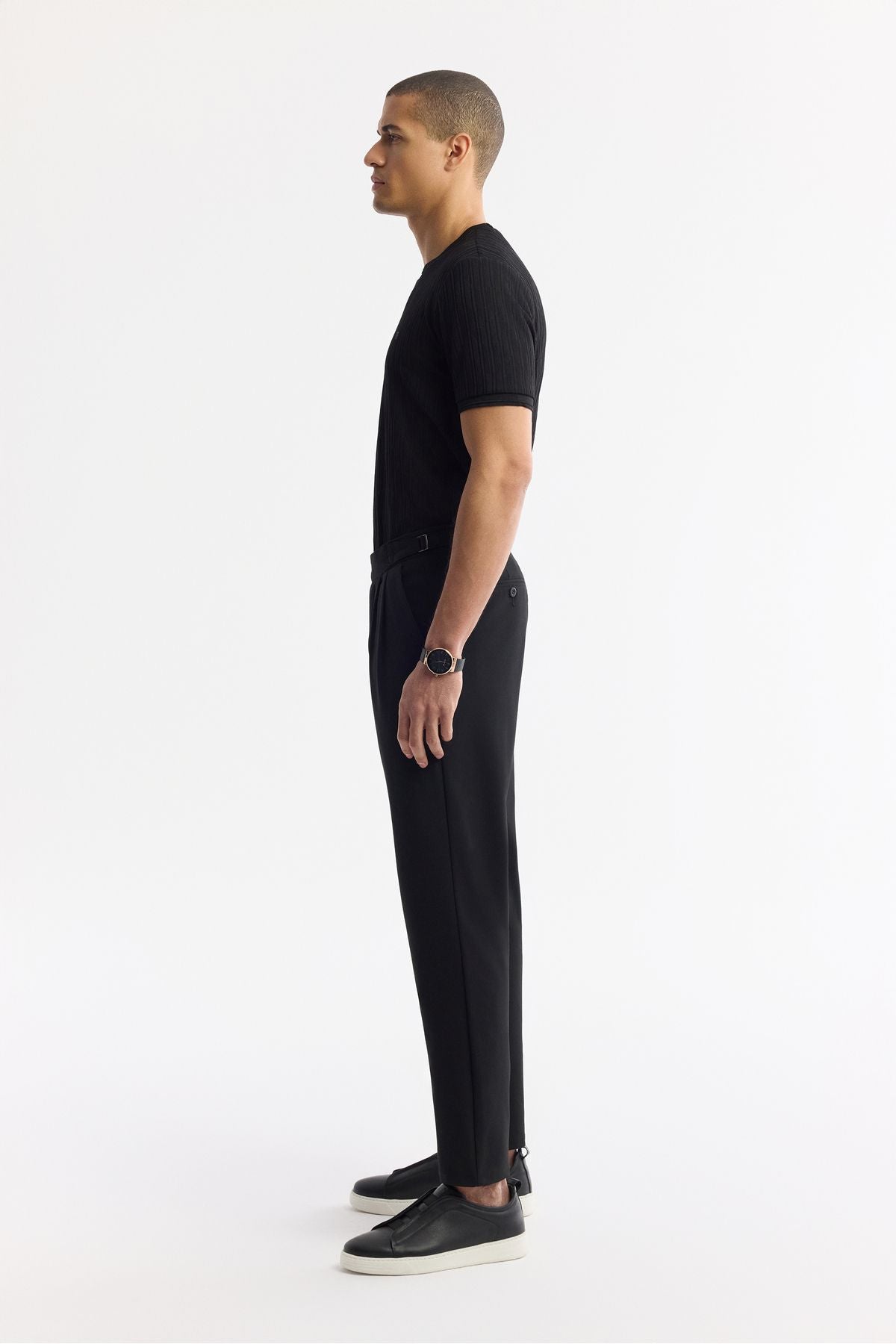 Men's black classic waist pleated epaulette detailed Gordion Carrot Fit Pants A51y3026