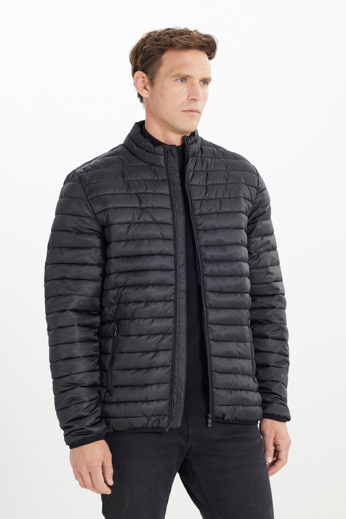 Men's black hot standard fit fit normal cut upright collar side pocket coat
