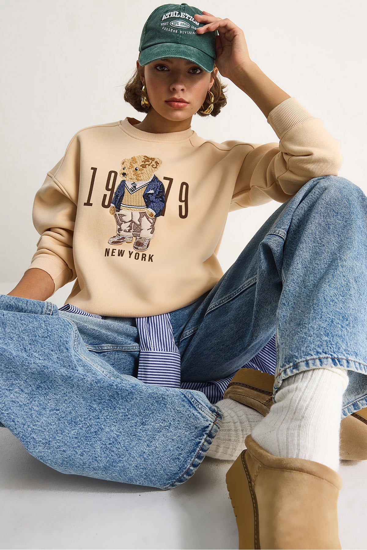 Women's Crew Neck Teddy Sweatshirt with Embroidery Detail 10417 60284066