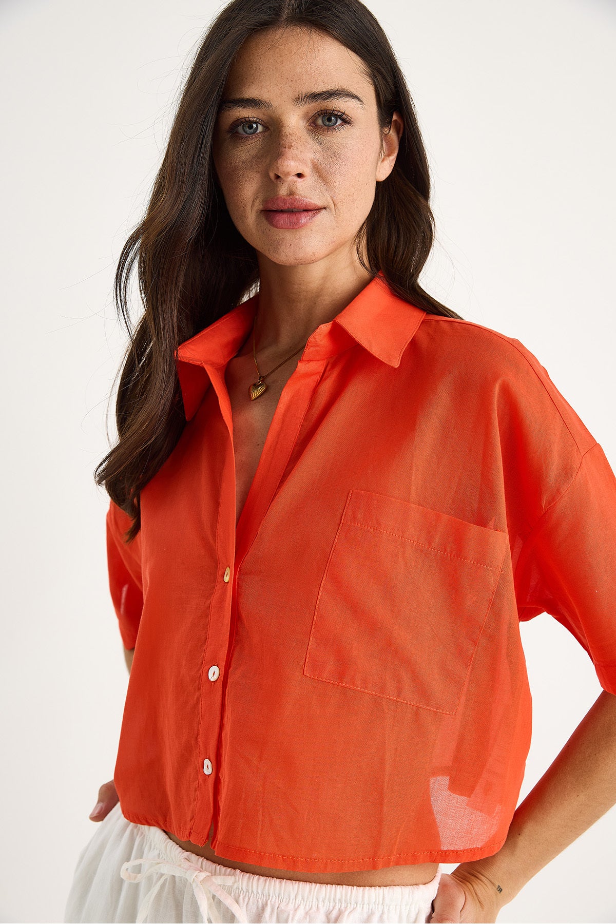 Women's V-Neck Single Pocket Detailed Short Cotton Linen Summer Shirt 232-2043 60283347