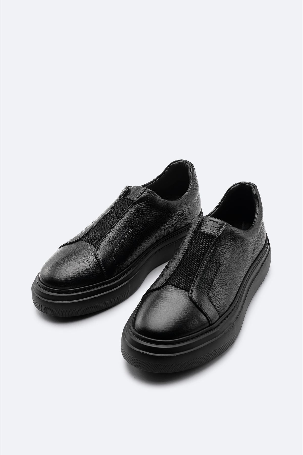 Men's black 100 %leather tire band detailed flexible floor casual shoes A42y8008