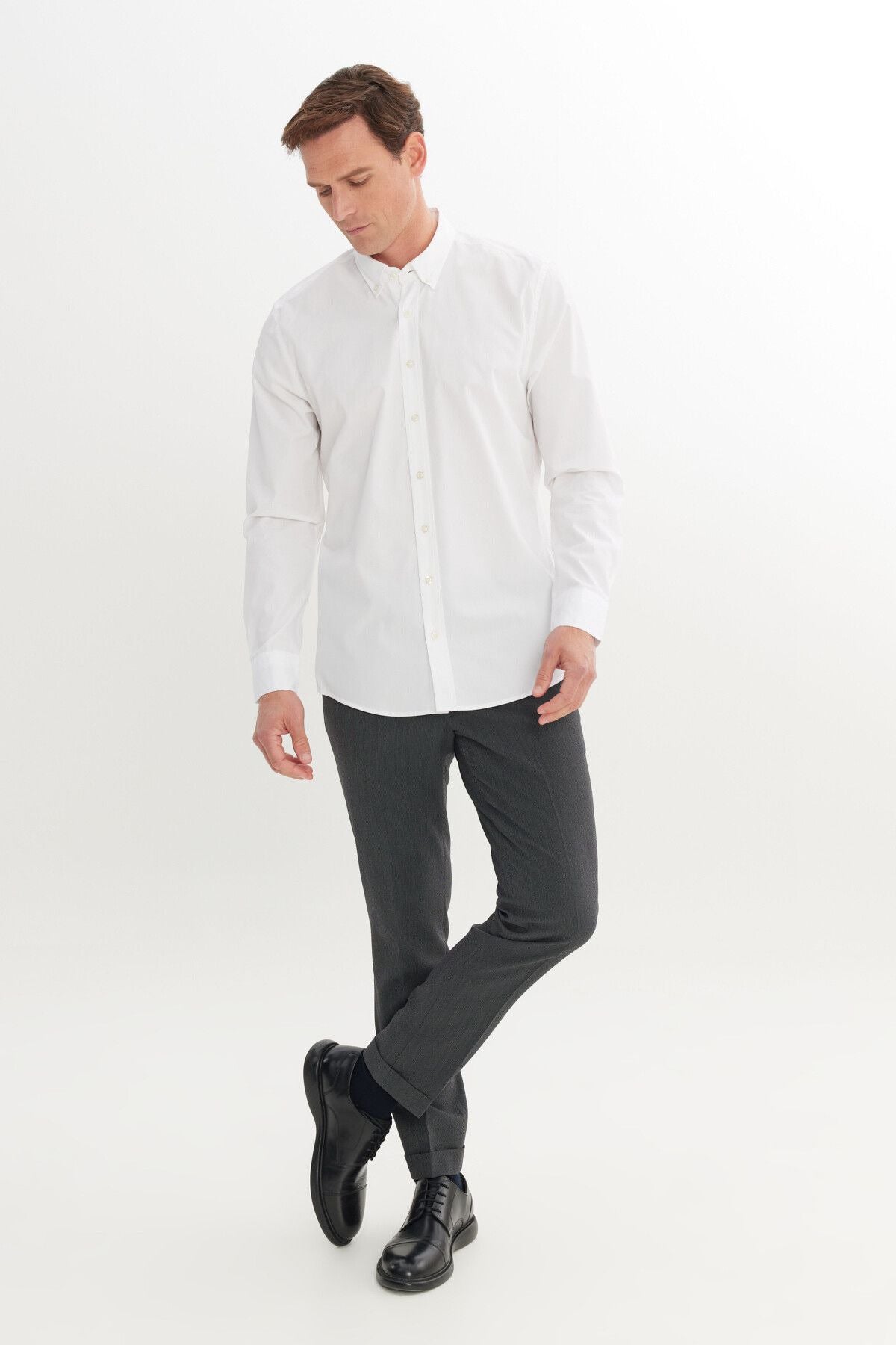 Men's White 100 %Cotton Tailorered Slim Fit Narrow Cutting button with button shirt