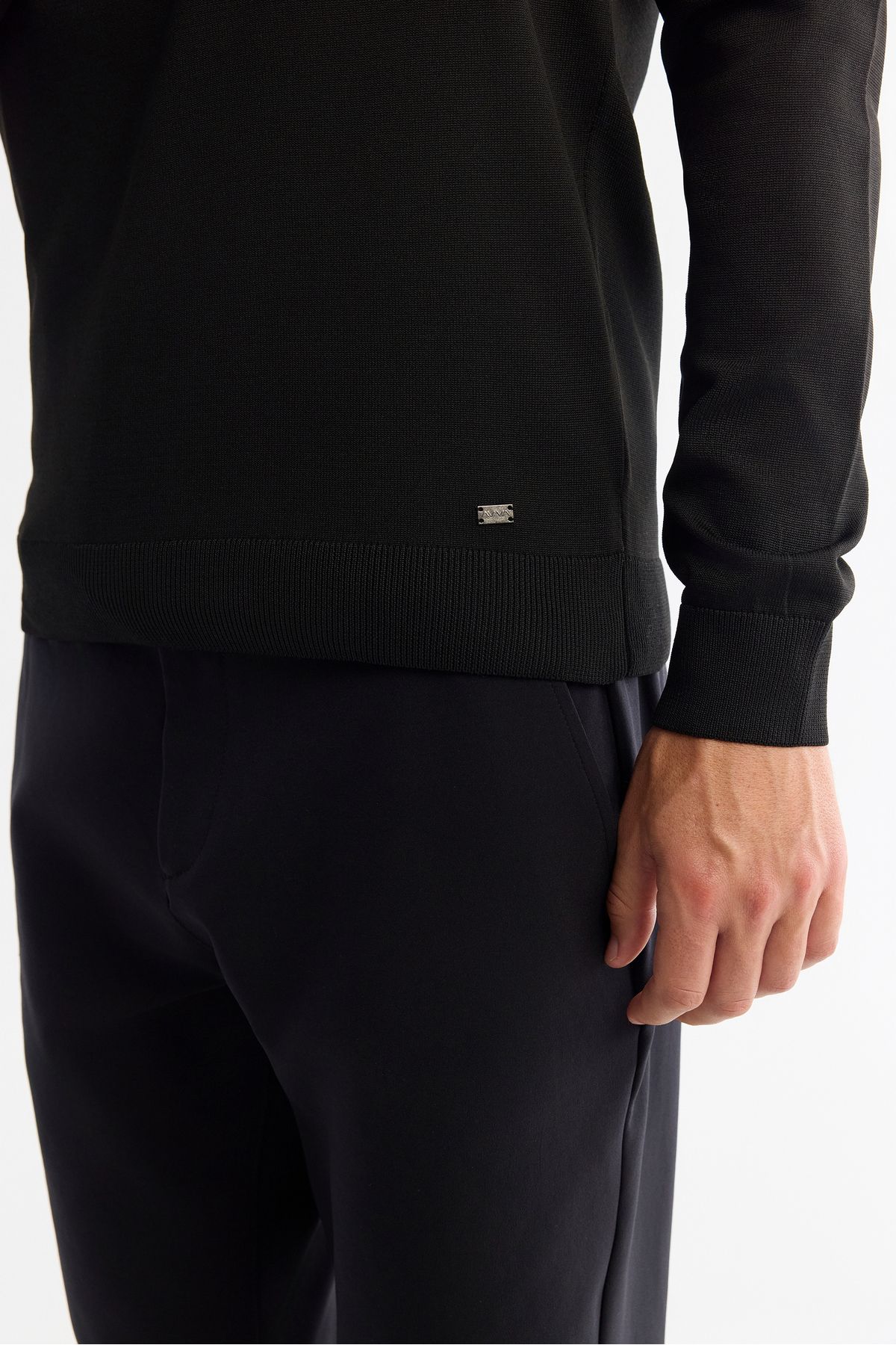 Men's black zipper polo collar block colored knitwear sweater A42Y5030