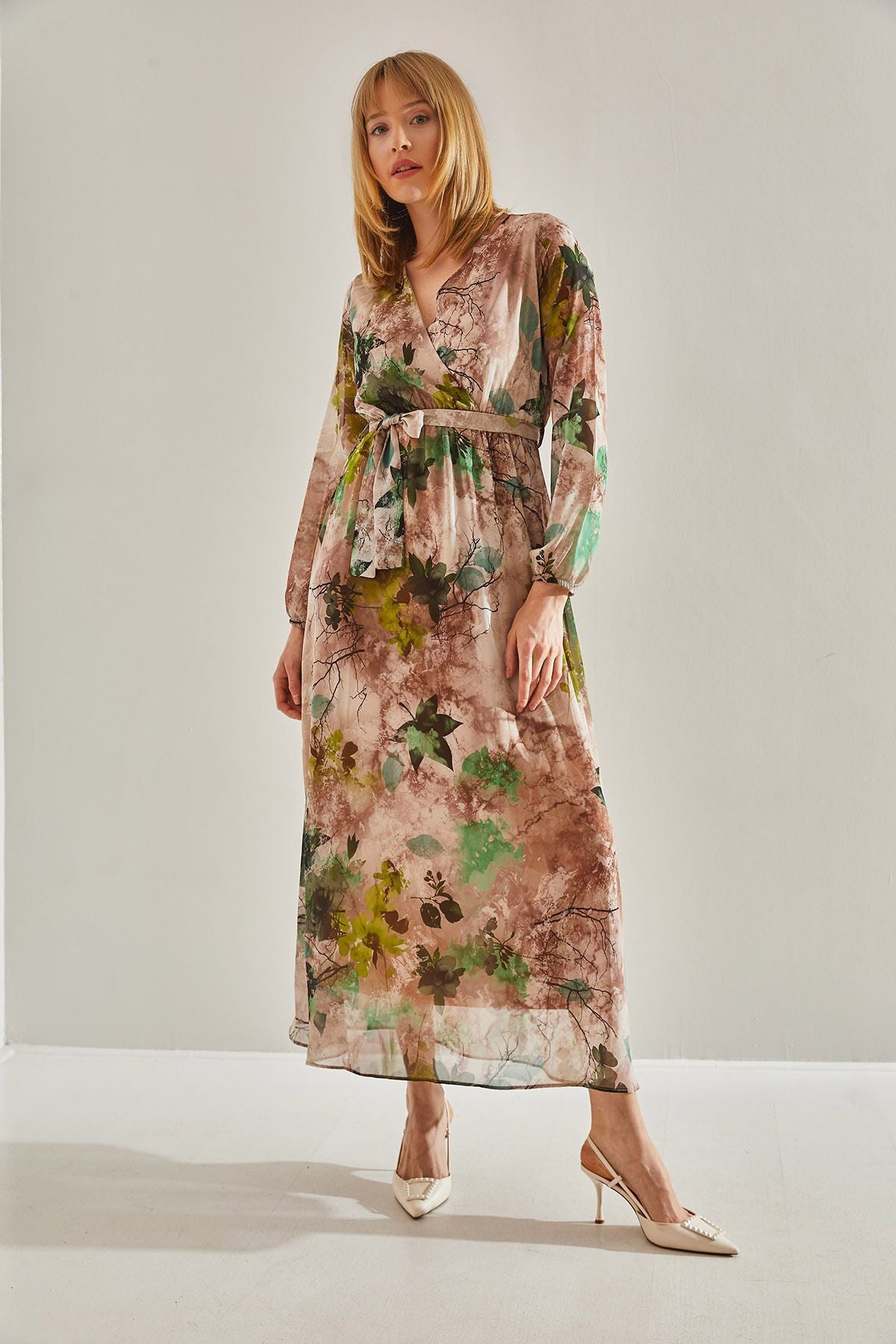 Female Beige Lined Waist Waist V -Yaka Cruiser Belled Belly Dress 60251001