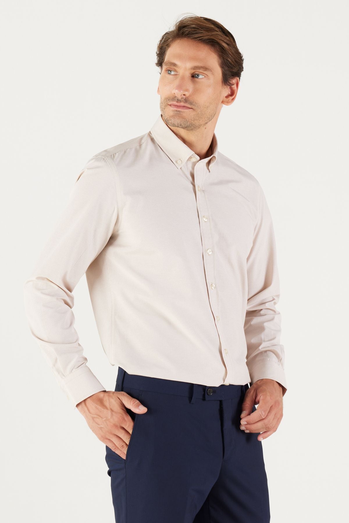Men's Beige Slim Fit Narrow Cut Oxford buttoned collar pududo cotton shirt