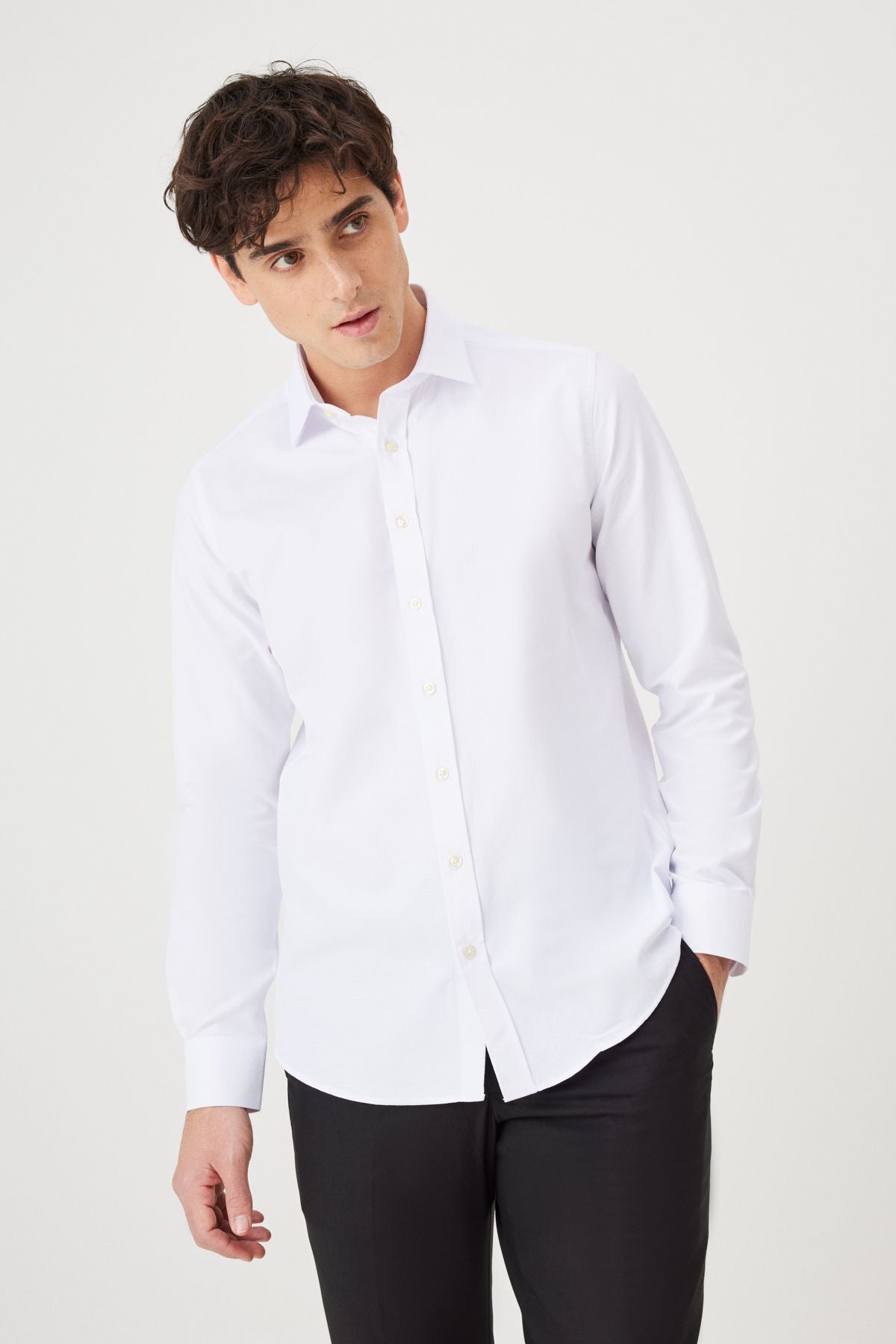 Men's white slim fit narrow cut classic collar cotton Amestyle shirt