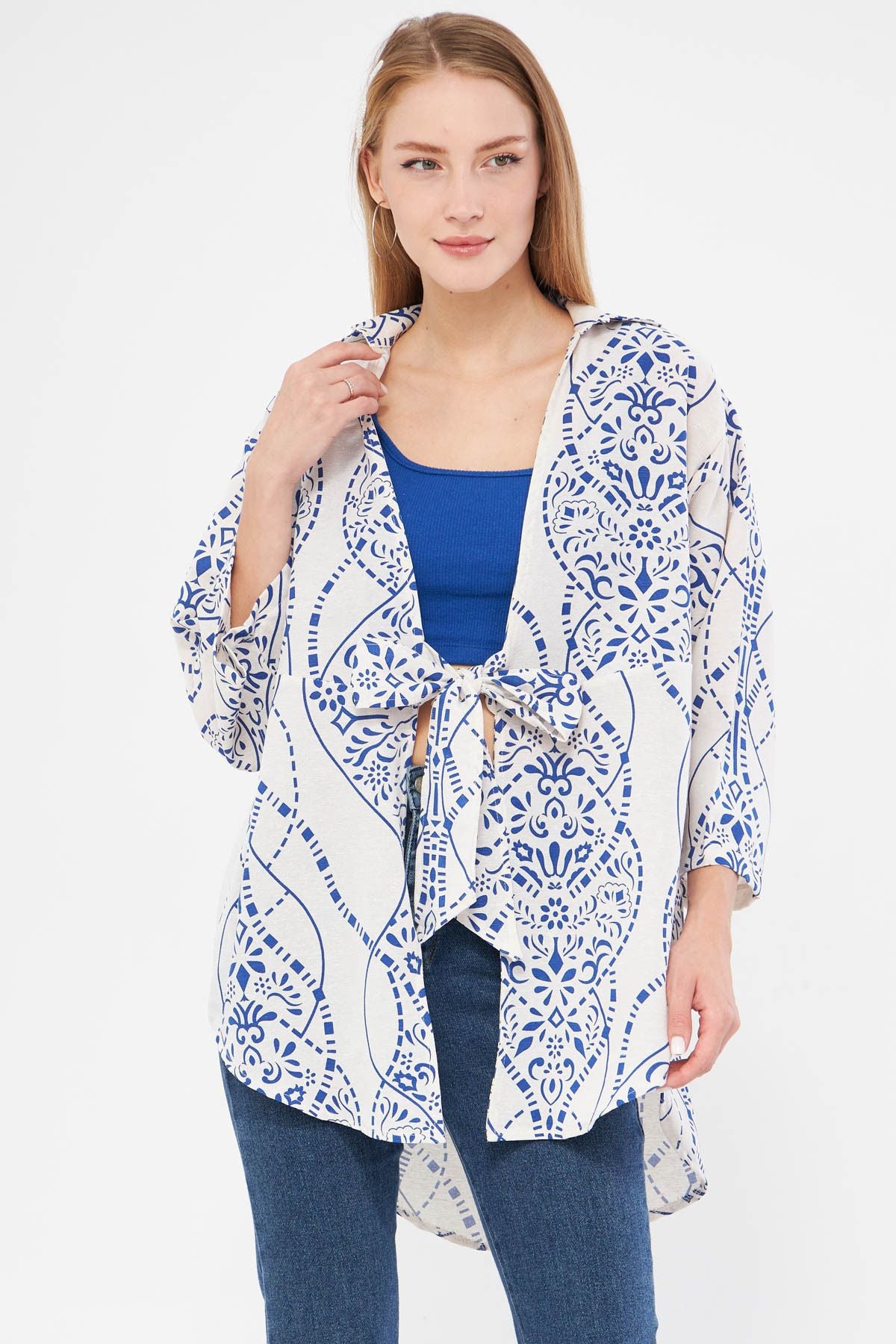 Female Blue White Patterned Linen-looking front-binding kimono shirt ARM-24Y001079