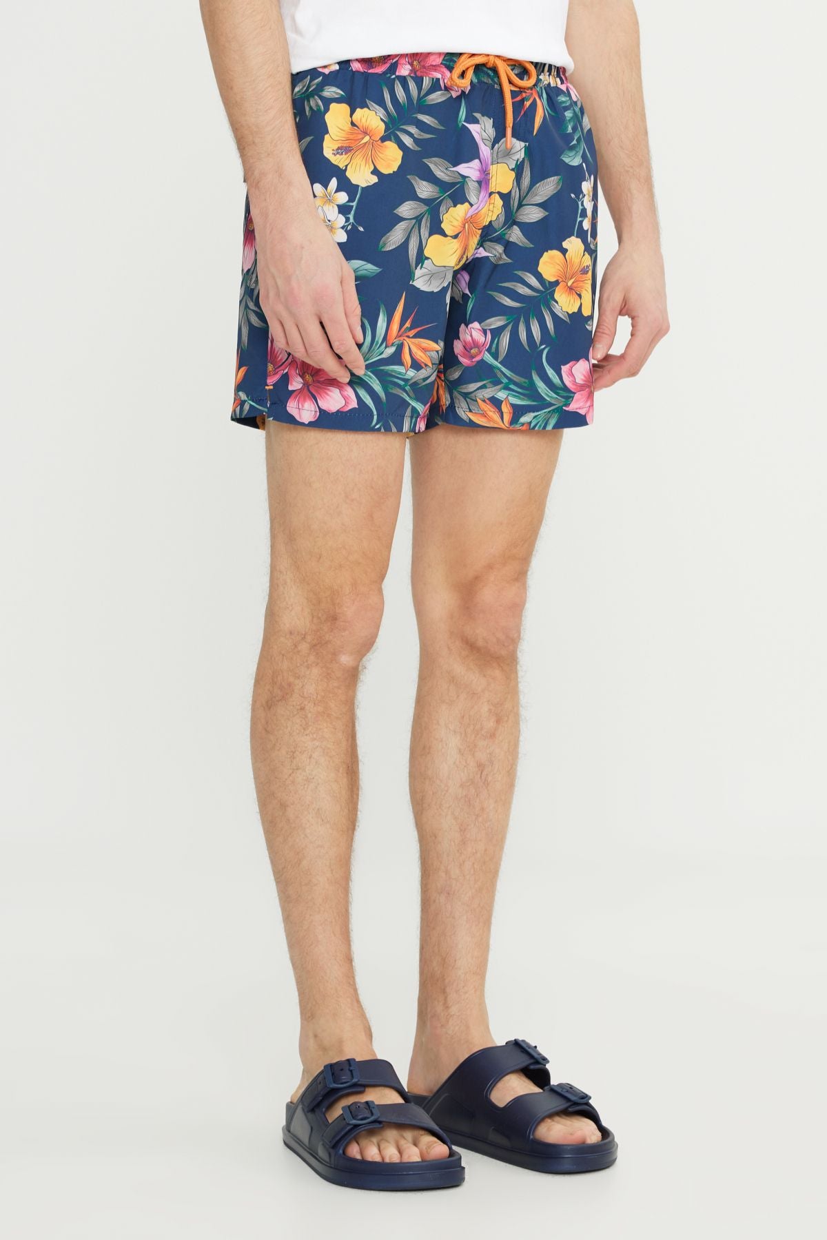 Men's navy blue standard fit normal cutting pocket quickly dry patterned swimsuit sea shorts