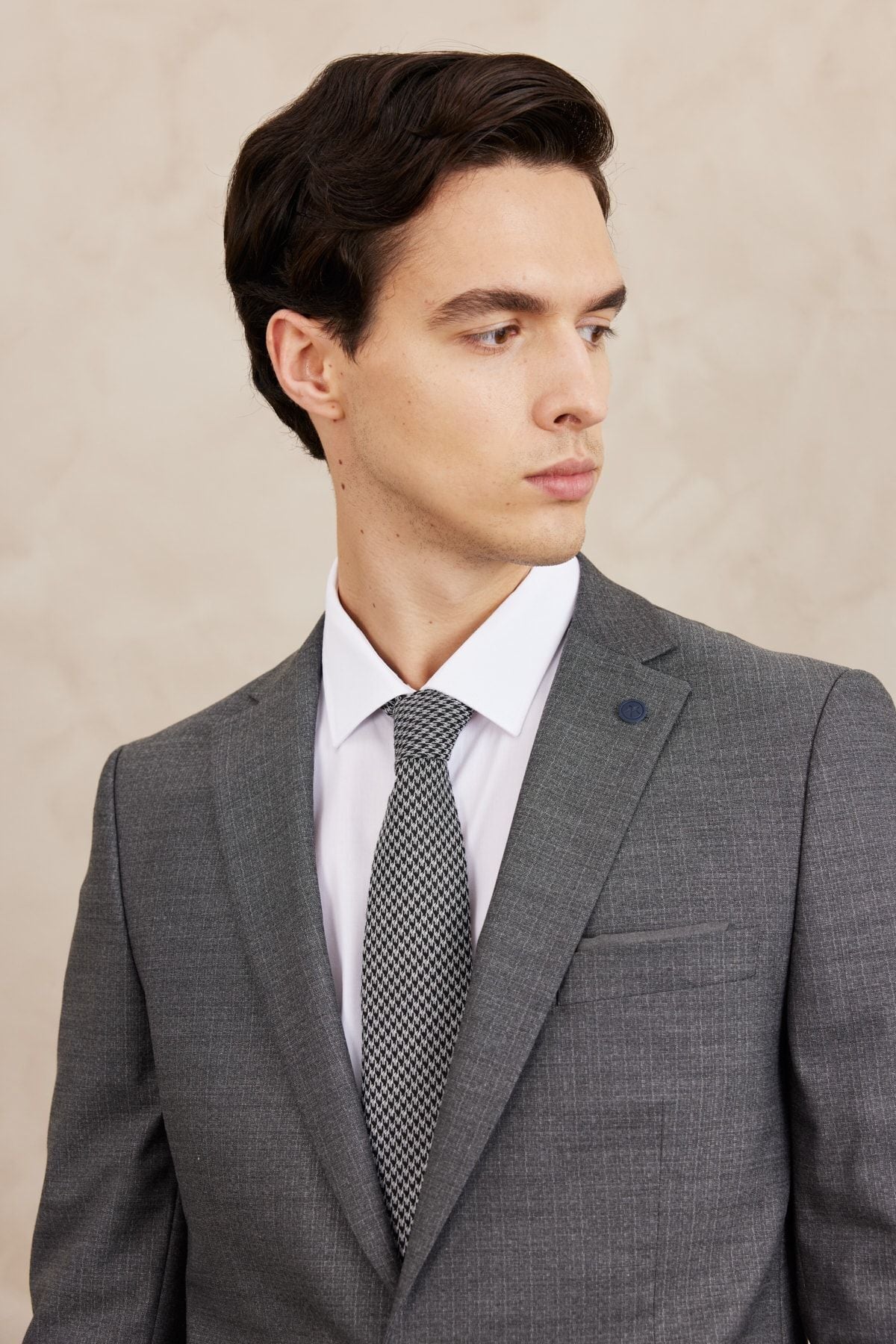 Men's gray slim fit narrow cutting mono collar striped suit