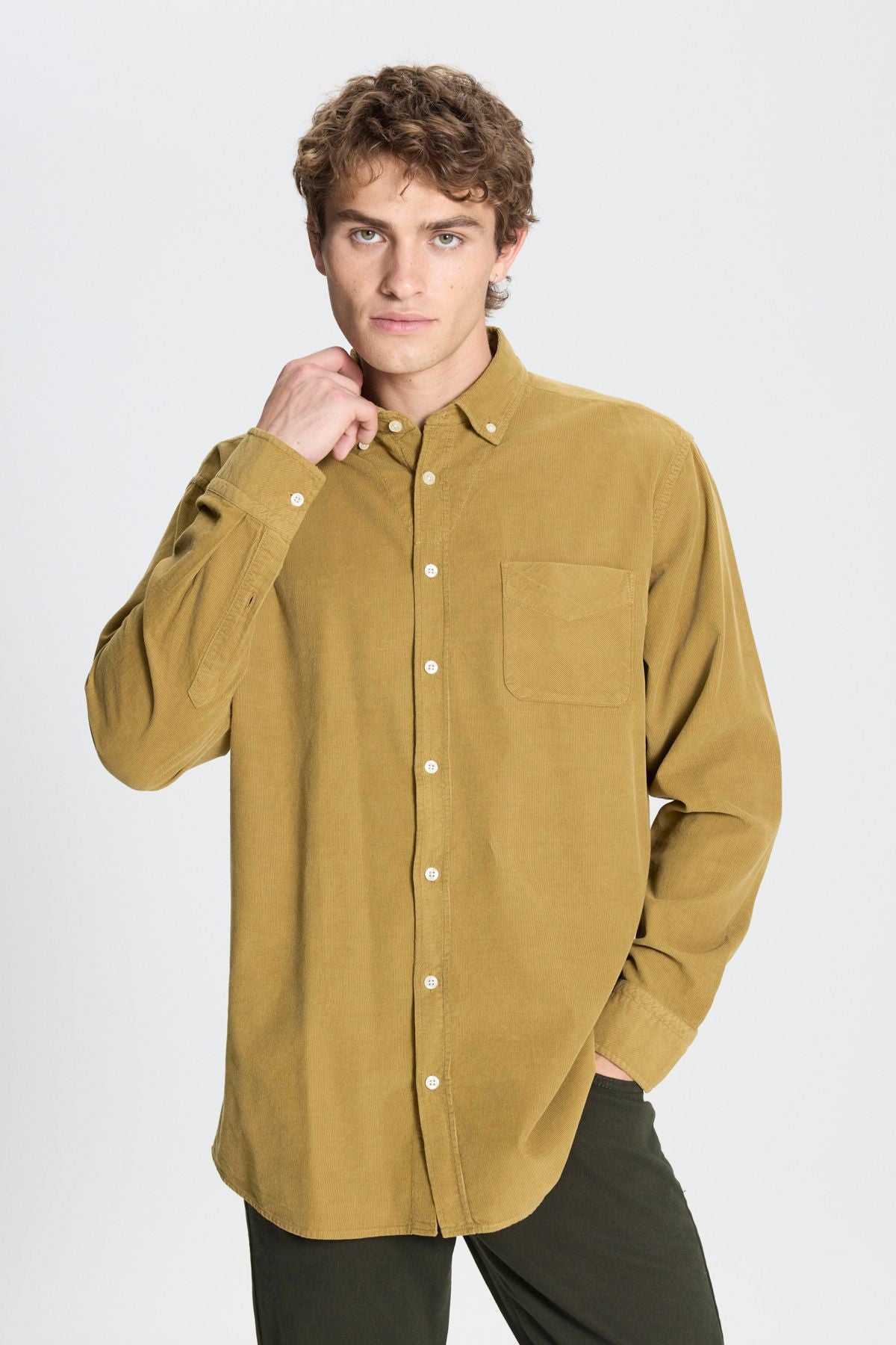 Men's oil green comfort fit wide cut buttoned collar velvet shirt
