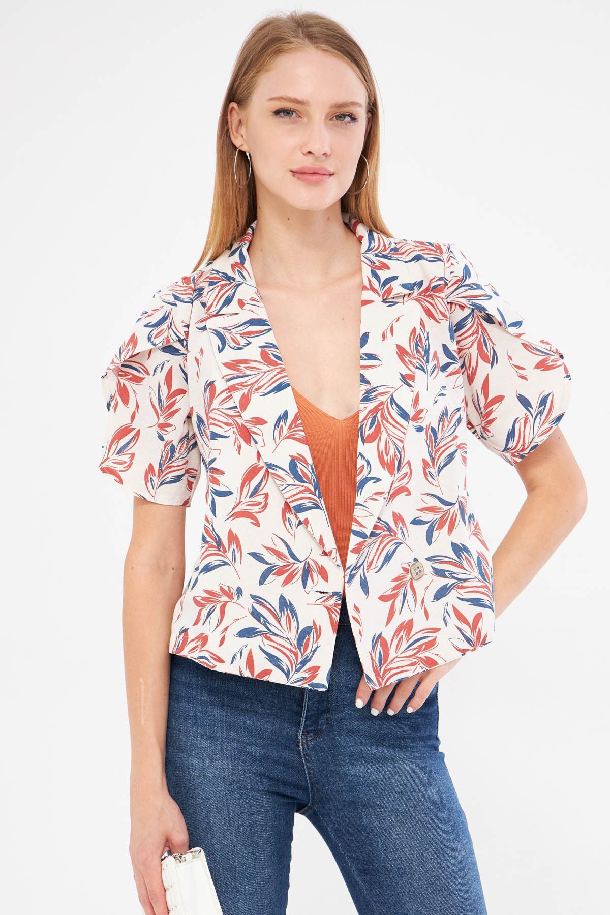 Female Tile Linen-Looking Patterned Band with Slit Crop Short Sleeve Jacket ARM-24Y001095