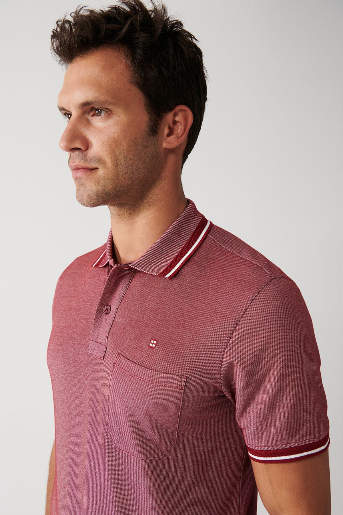 Men's burgundy curved collar with 2 button polo collar t-shirt E001031