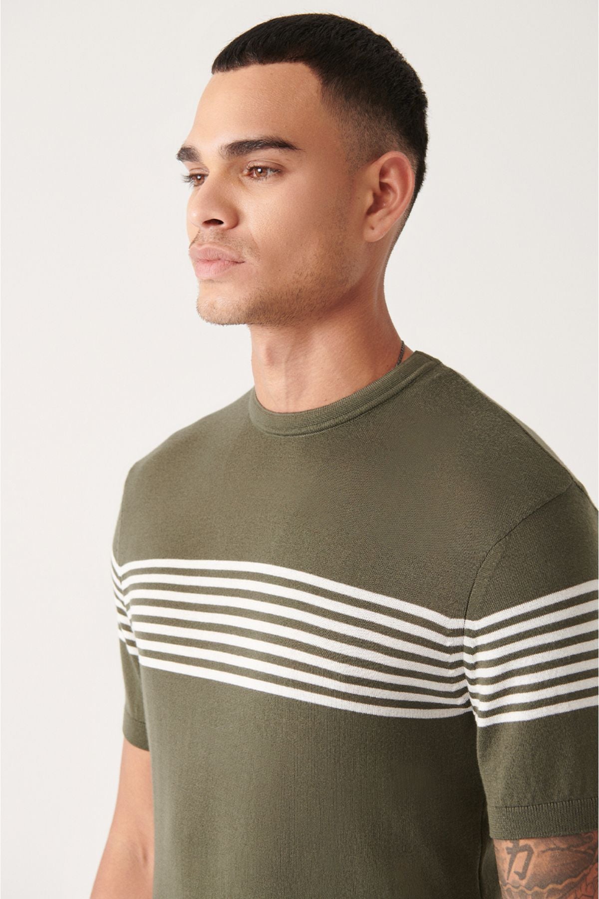 Men's Khaki Bicycle Neck Breast and Band Line Detailed Knitwear T-Shirt A31y5116