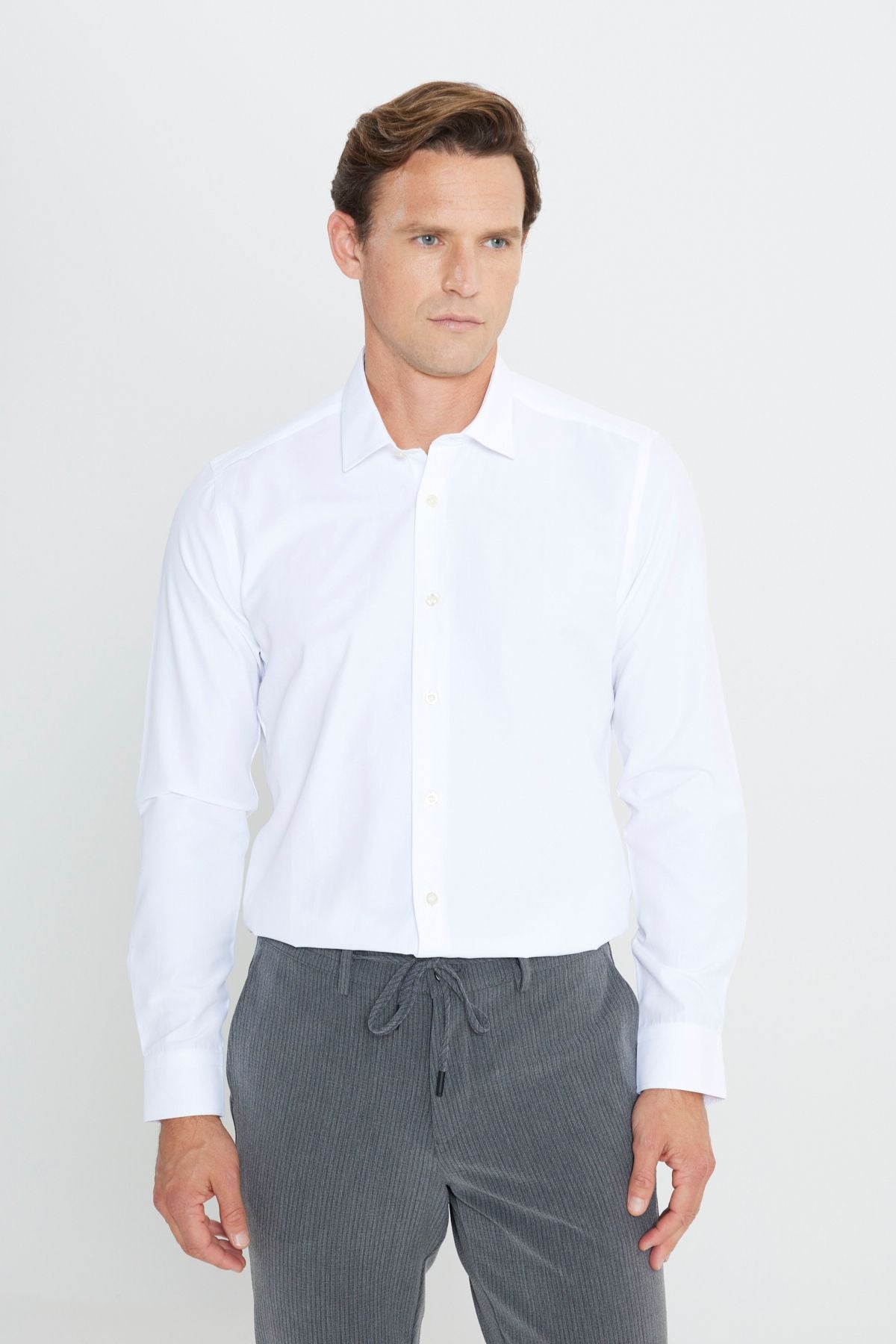Men's white ironing easy Non-Ion cotton slim fit narrow cut classic collar shirt