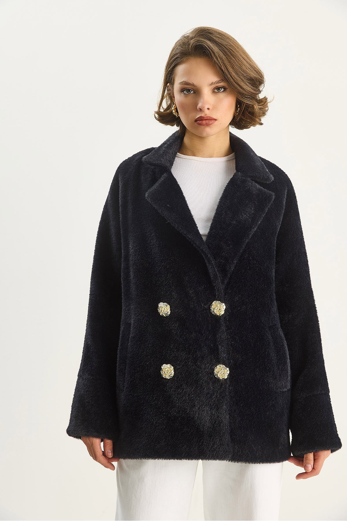 Women's Stylish Button Detailed Pocket Lined Oversize Plush Coat 0306 60283614