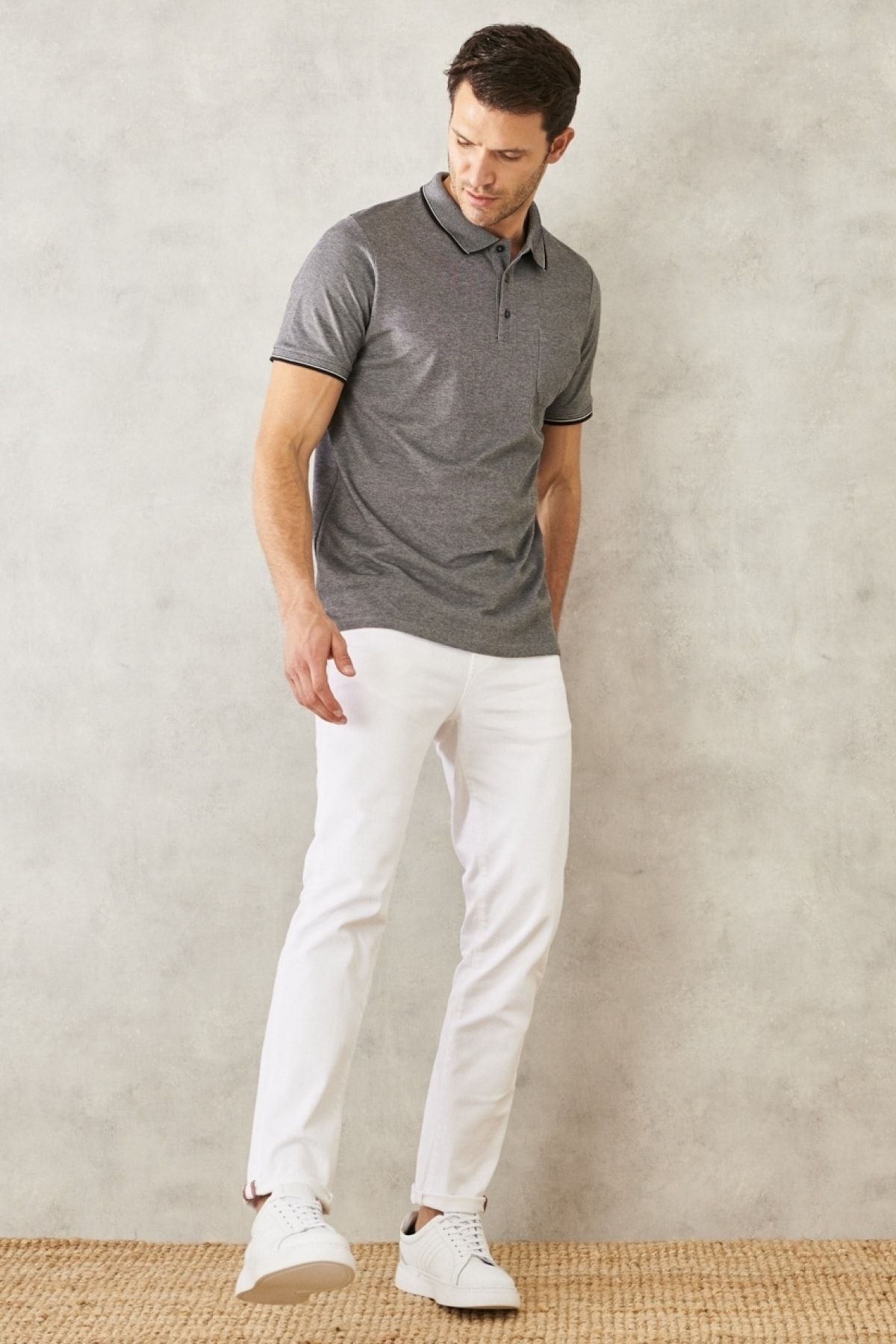 Men -drawn cotton fabric regular fit comfortable cut black curved polo collar t -shirt