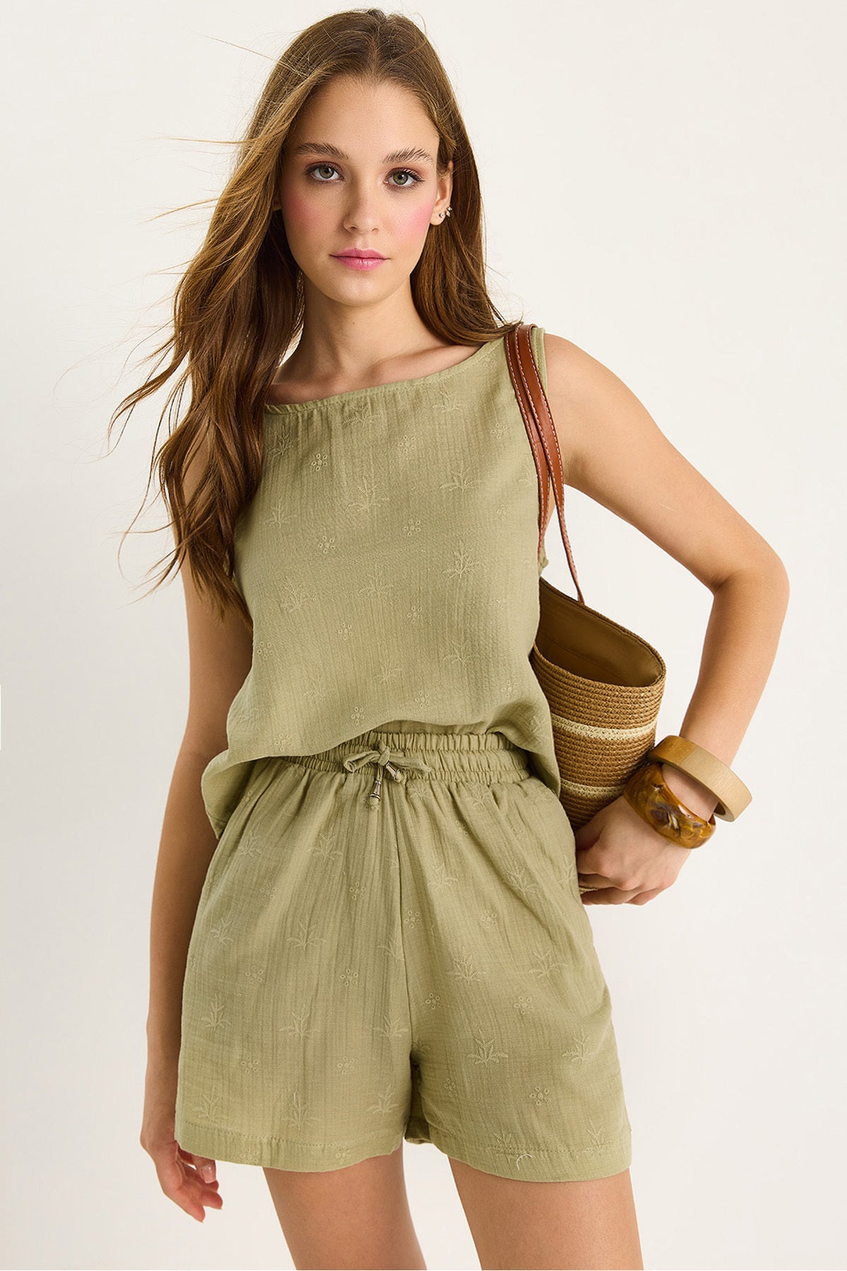 Women's Thick Strap Blouse with Elastic Waist Pocket Details Shorts Self-Embroidered Muslin Suit 60282018