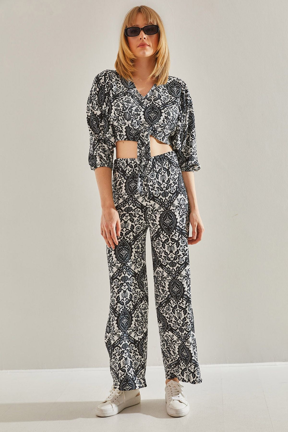Female Black Connecting Behind and Handle Rubble Crop Palazzo Over-Upper Set 60251033