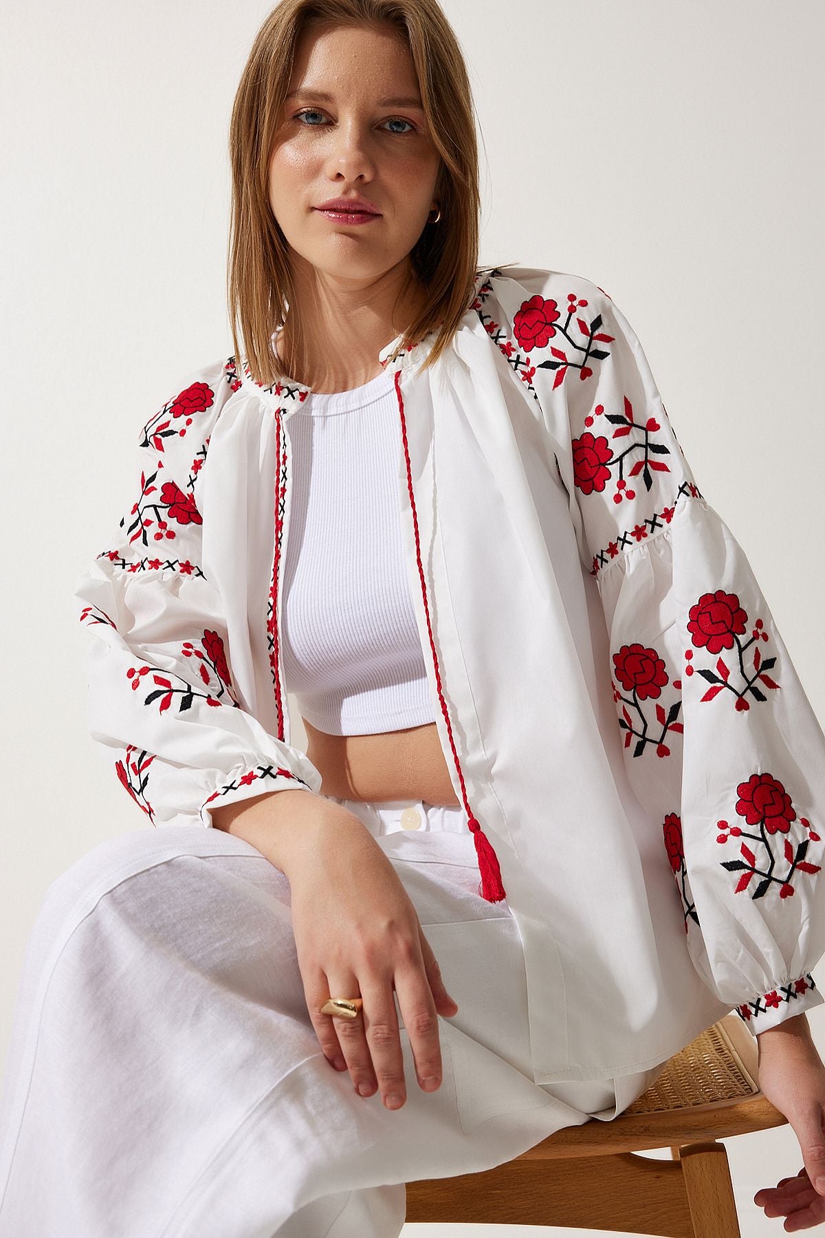 Women's White Embroidery Balloon Sleeve Poplin Blouse ES00158