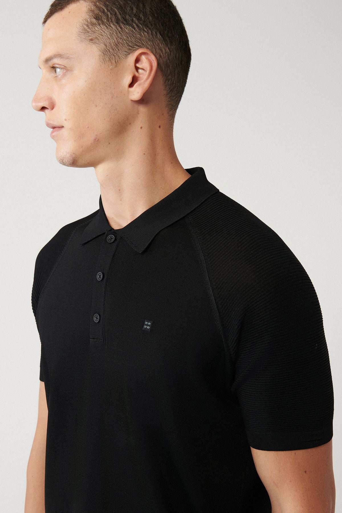 Men's black arms knitting detailed rayon knitwear t-shirt A32y5018