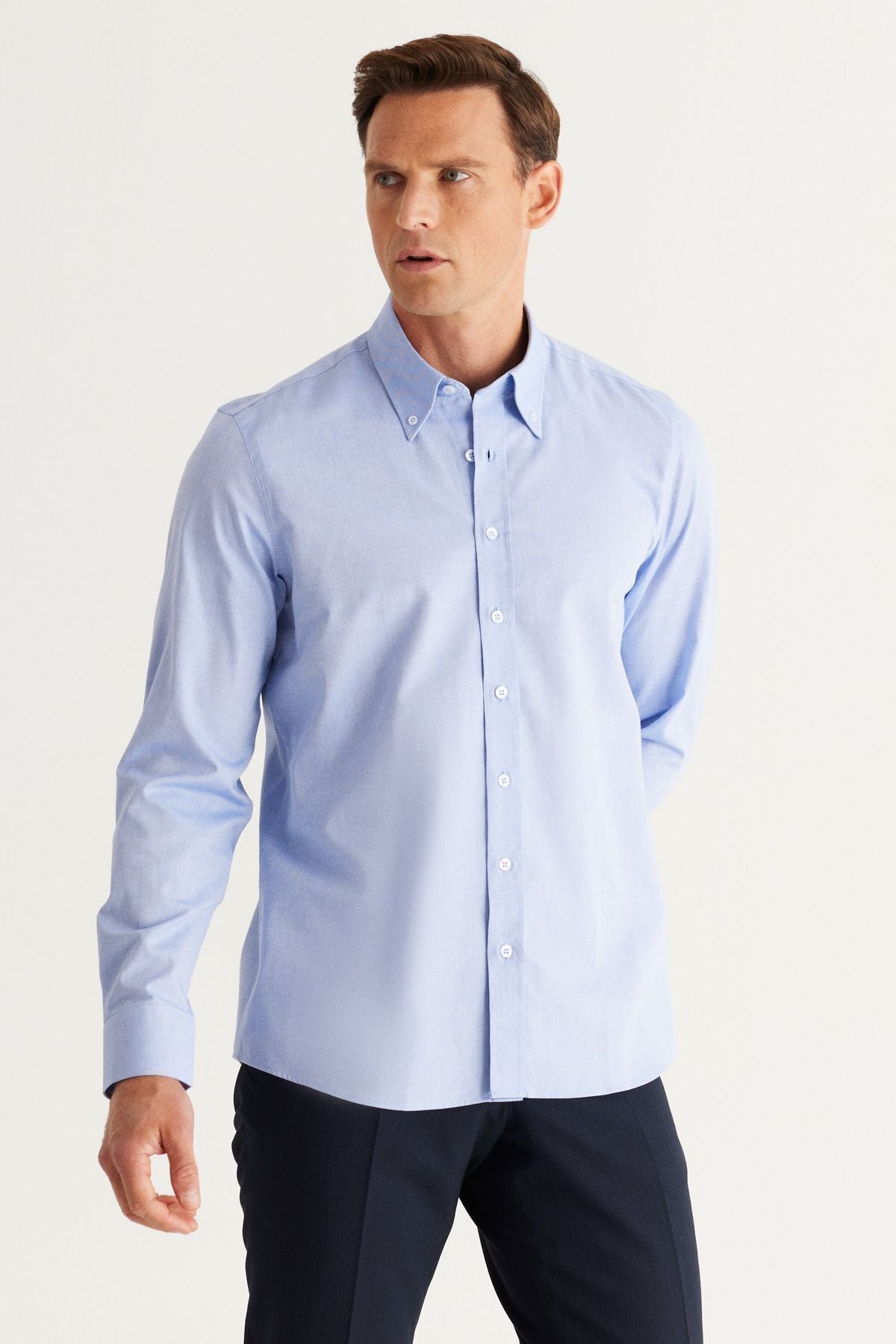 Men's Blue Slim Fit Narrow Cutting Buttoned Neck 100 %Cotton Oxford Shirt