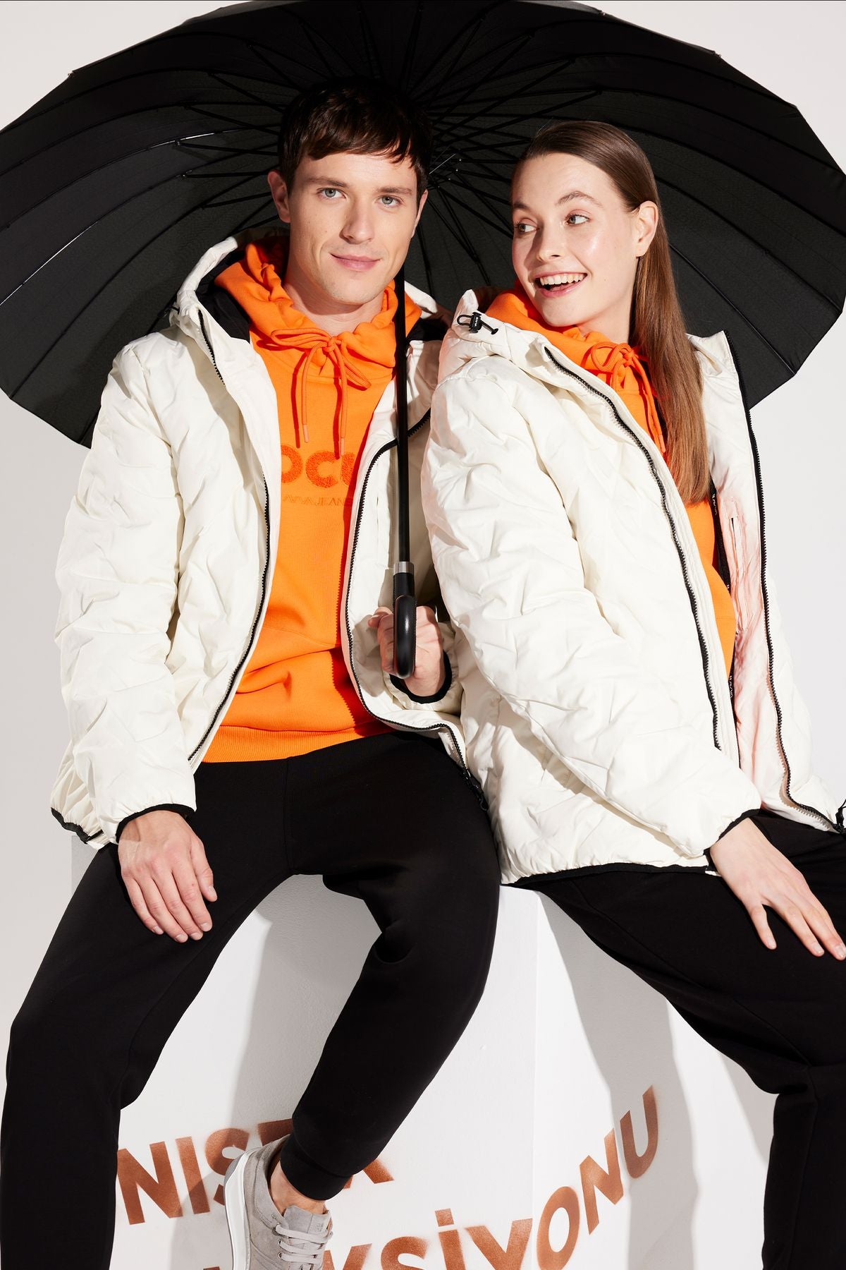 Men's white hooded water -driven windproof carrier swelling swelling coat A32y6041