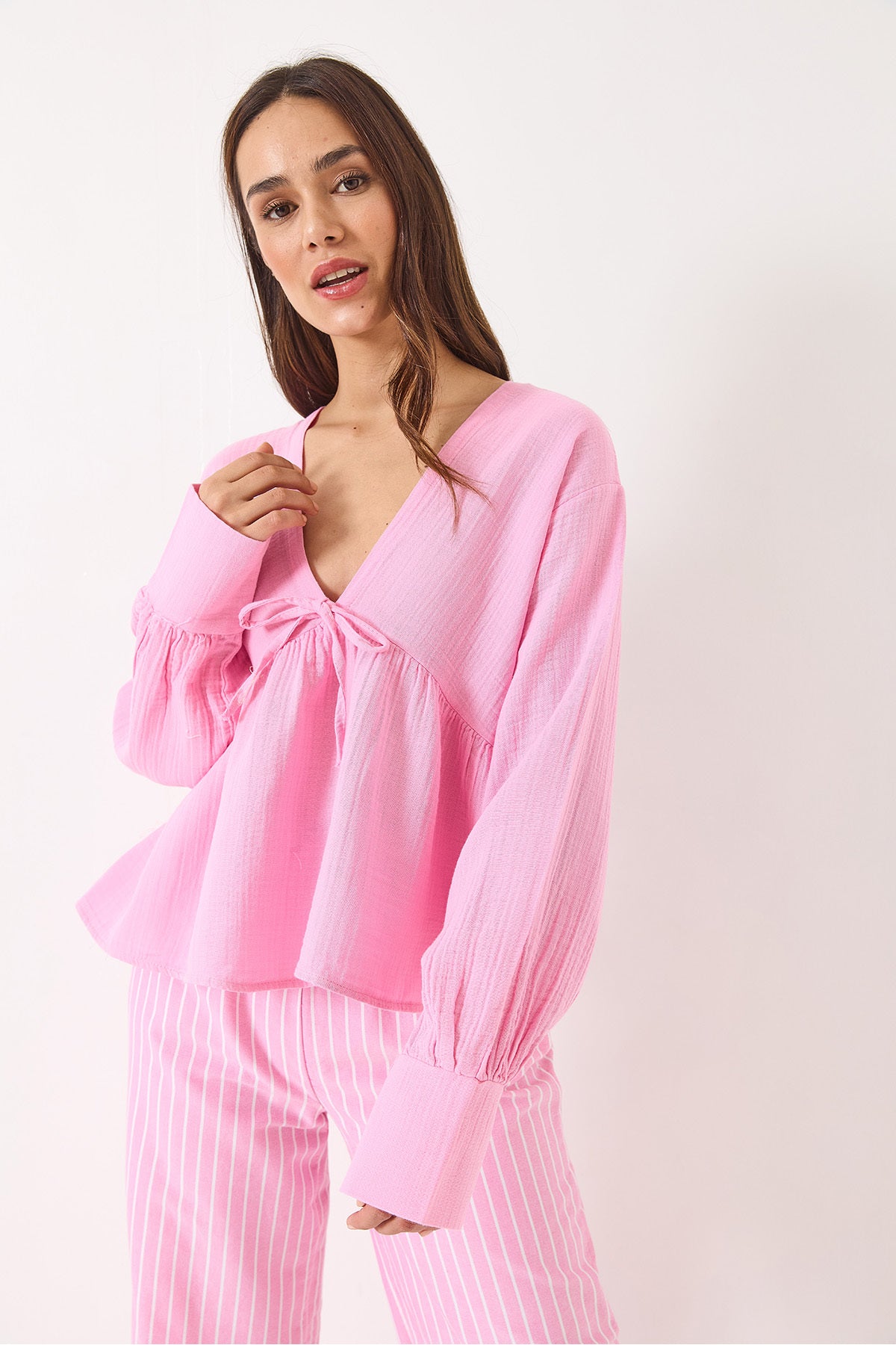 Women's V-Neck Tie Detailed Muslin Blouse 1003 60283051