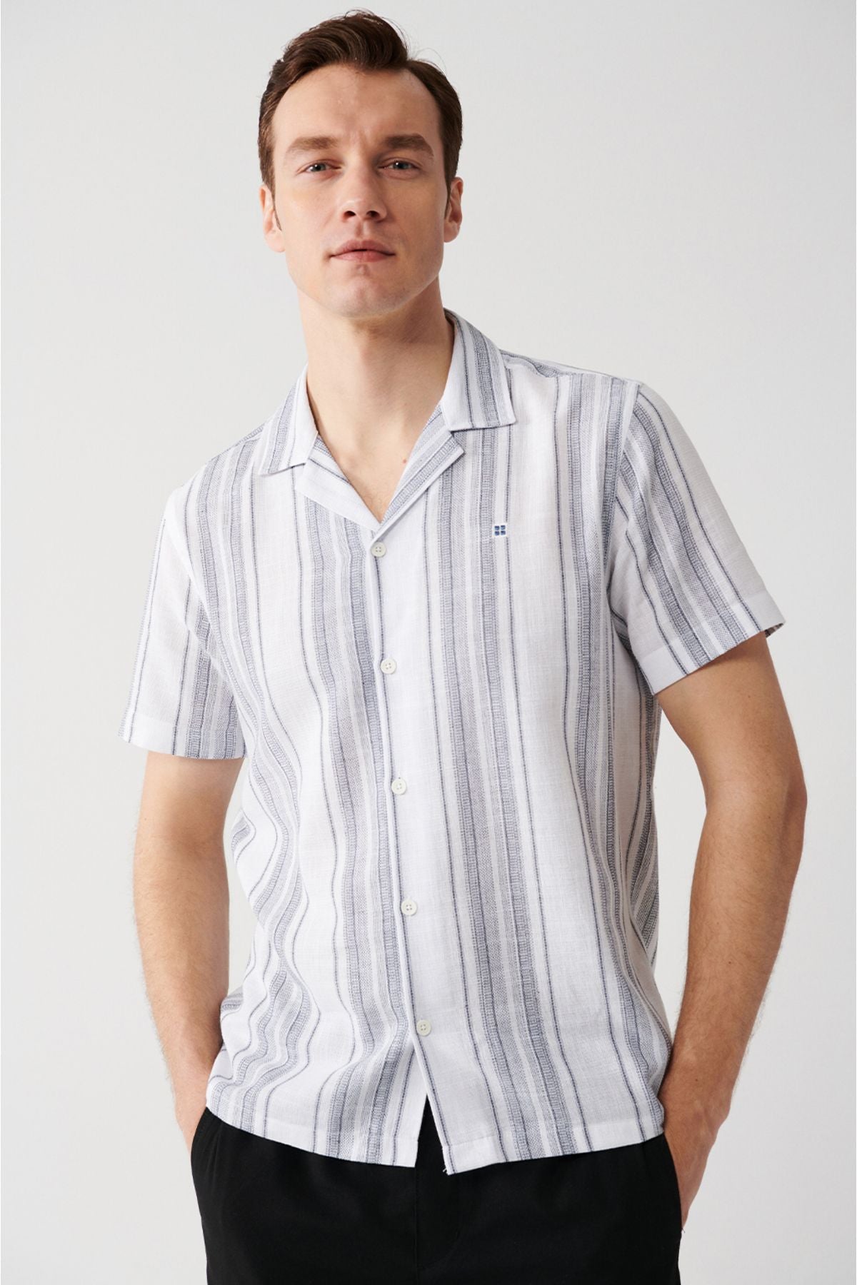 Men's navy blue easy to ironing Cuba collar striped short sleeve shirt A31y2223