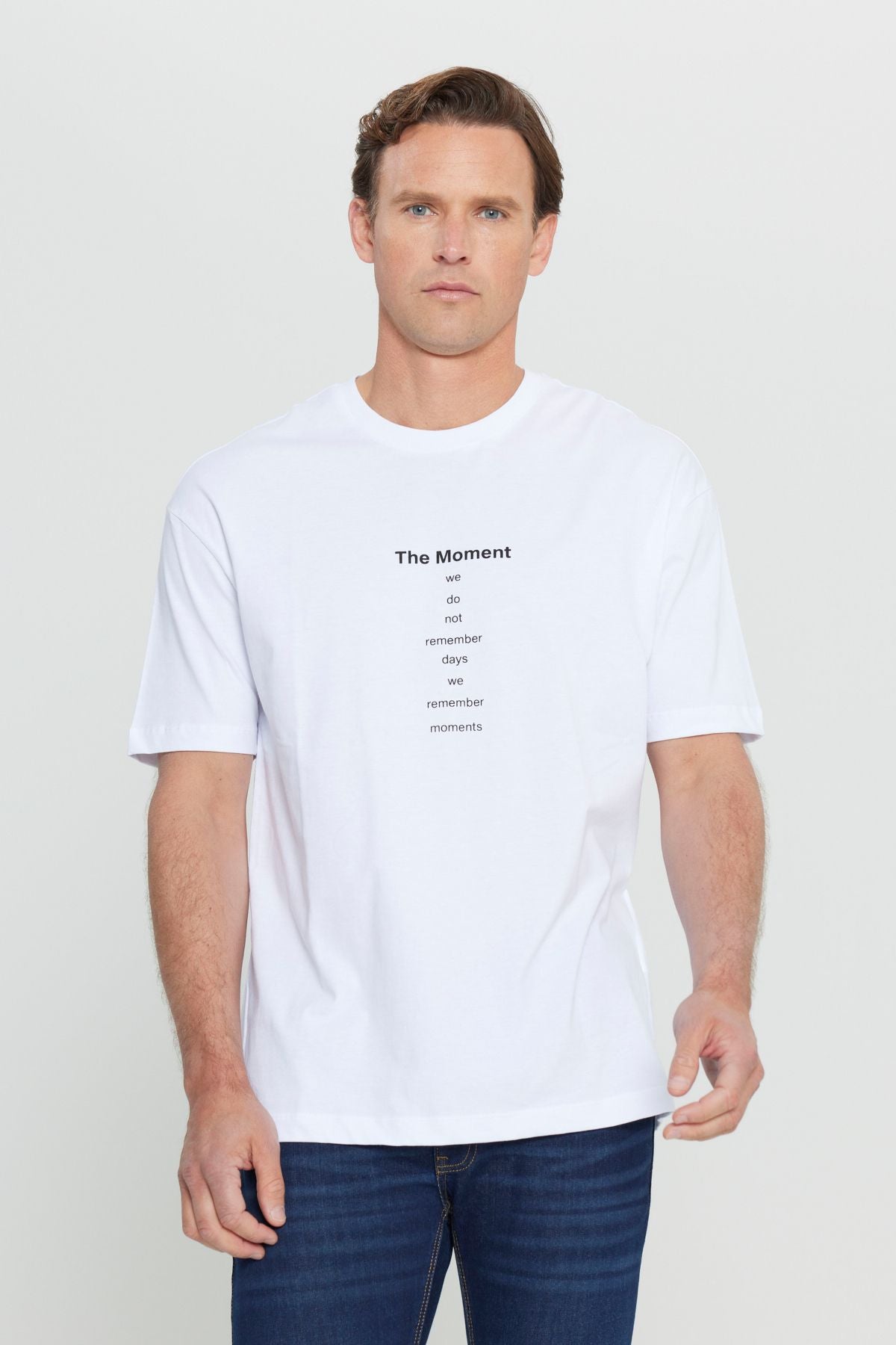 Men's broken white oversize plenty of cut bike collar 100 %cotton printed T -shirt
