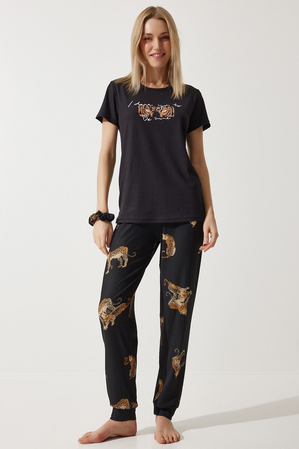 Women's black tiger patterned buckle t-shirt pants knitting pajama set FP00004