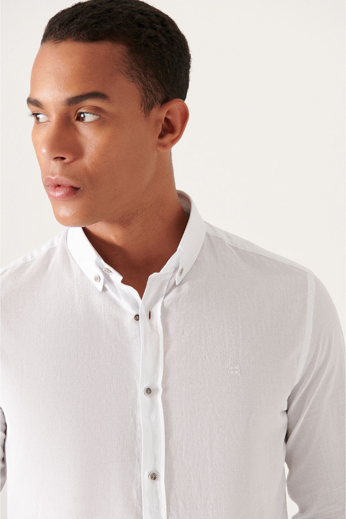 Men's White 100 %Cotton Futter Soft Key button with button shirt E002206