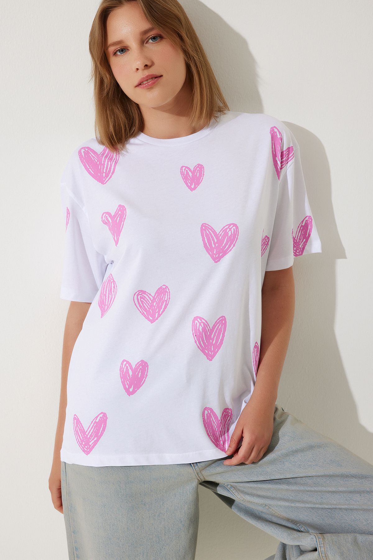 Kadın Beyaz Pembe Kalp Baskılı Oversize Pamuklu T-Shirt BP00165