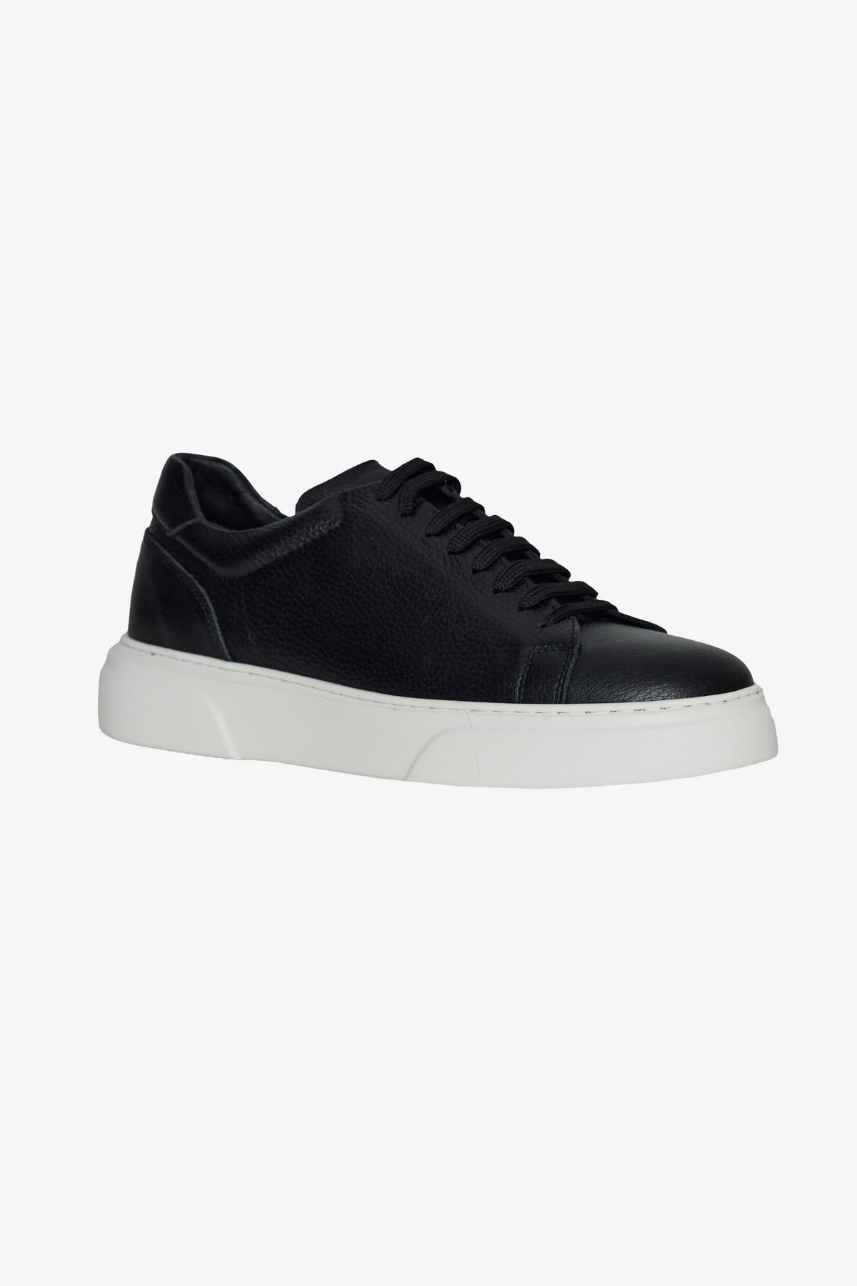 Men's black 100 %leather comfortable floor flexible sneaker shoes