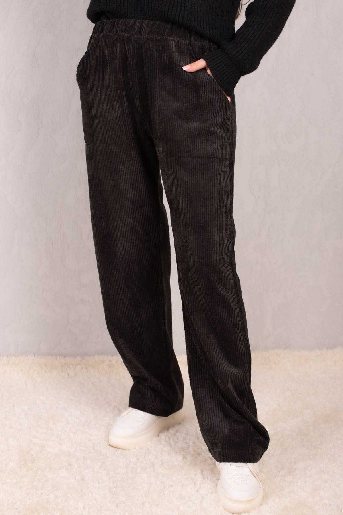 Women's Black Waist Entry with Pigal Pocket Paça Velvet Pants Arm-4K00106060
