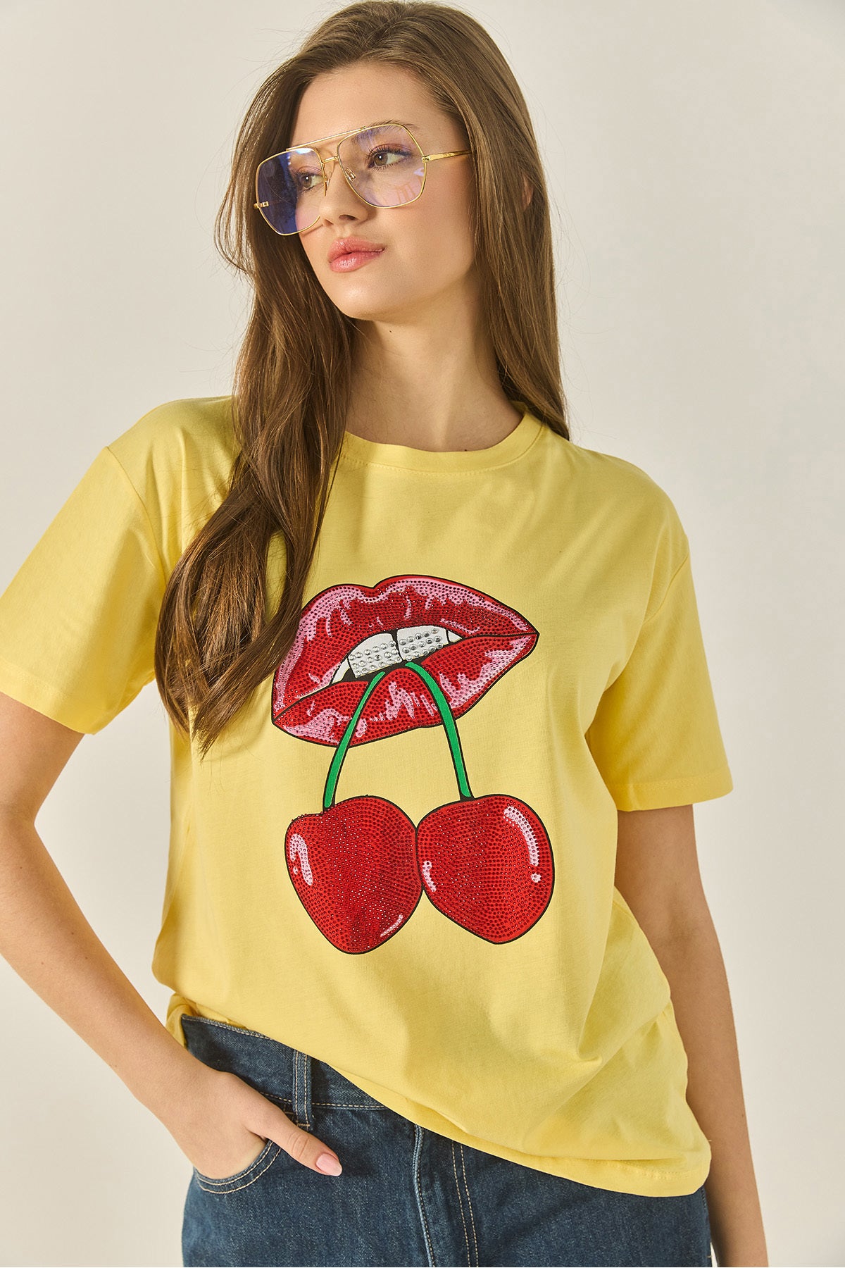Women's Cherry Lips Printed Stone Detailed Regular Fit T-Shirt 4137 60283298