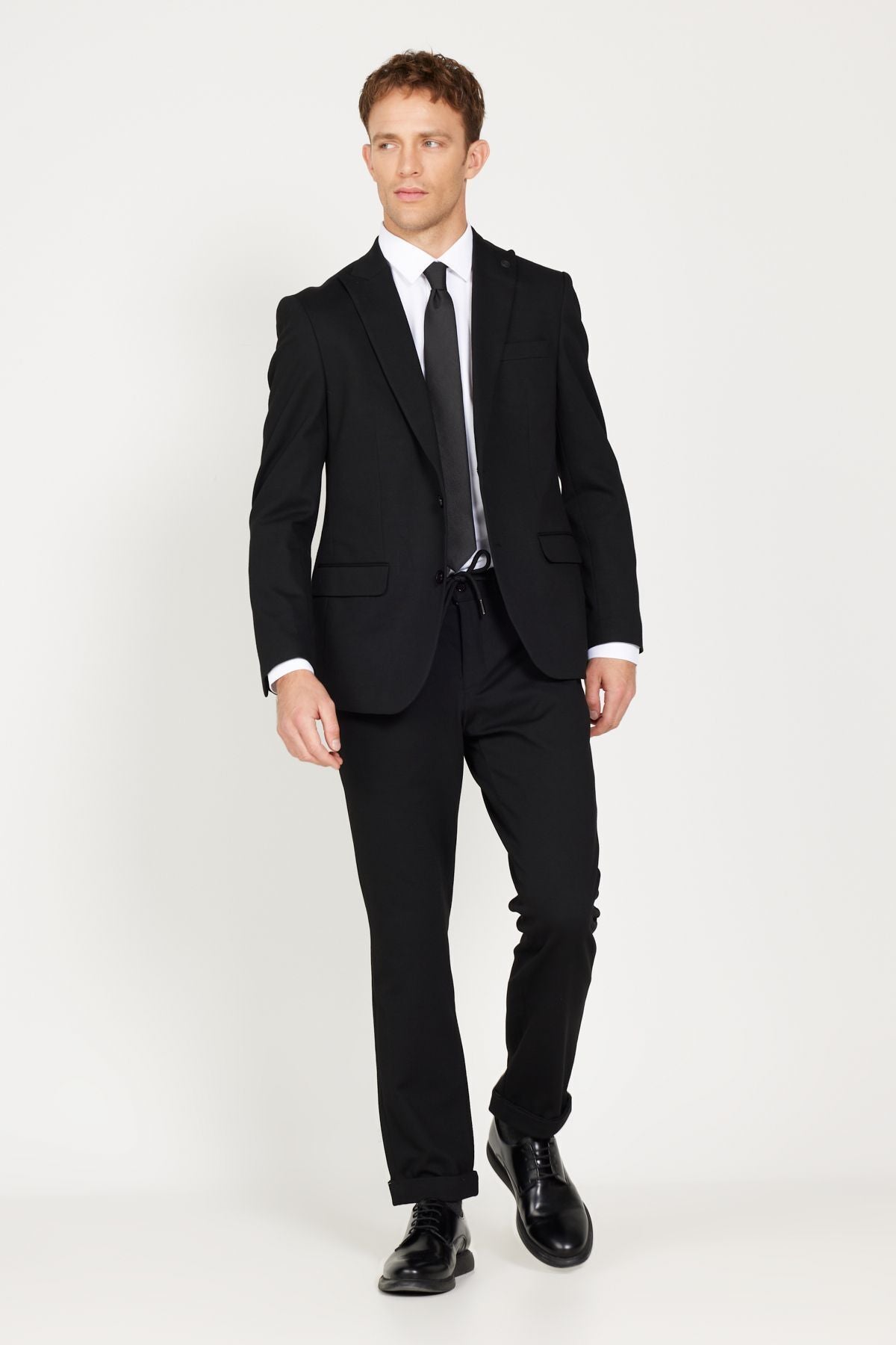 Men's Black Slim Fit Narrow Cut Swallow Collar Patterned Suit
