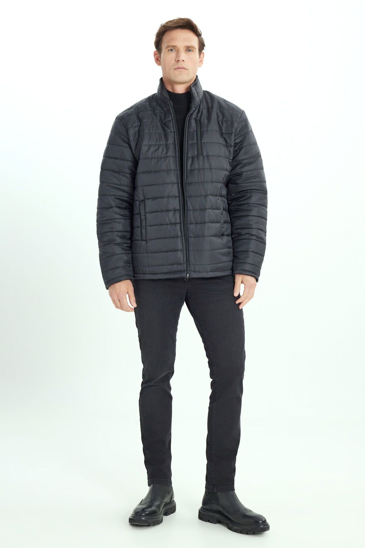 Men's black hot wind -proof filling standard fit normal cut upright collar side pocket coat