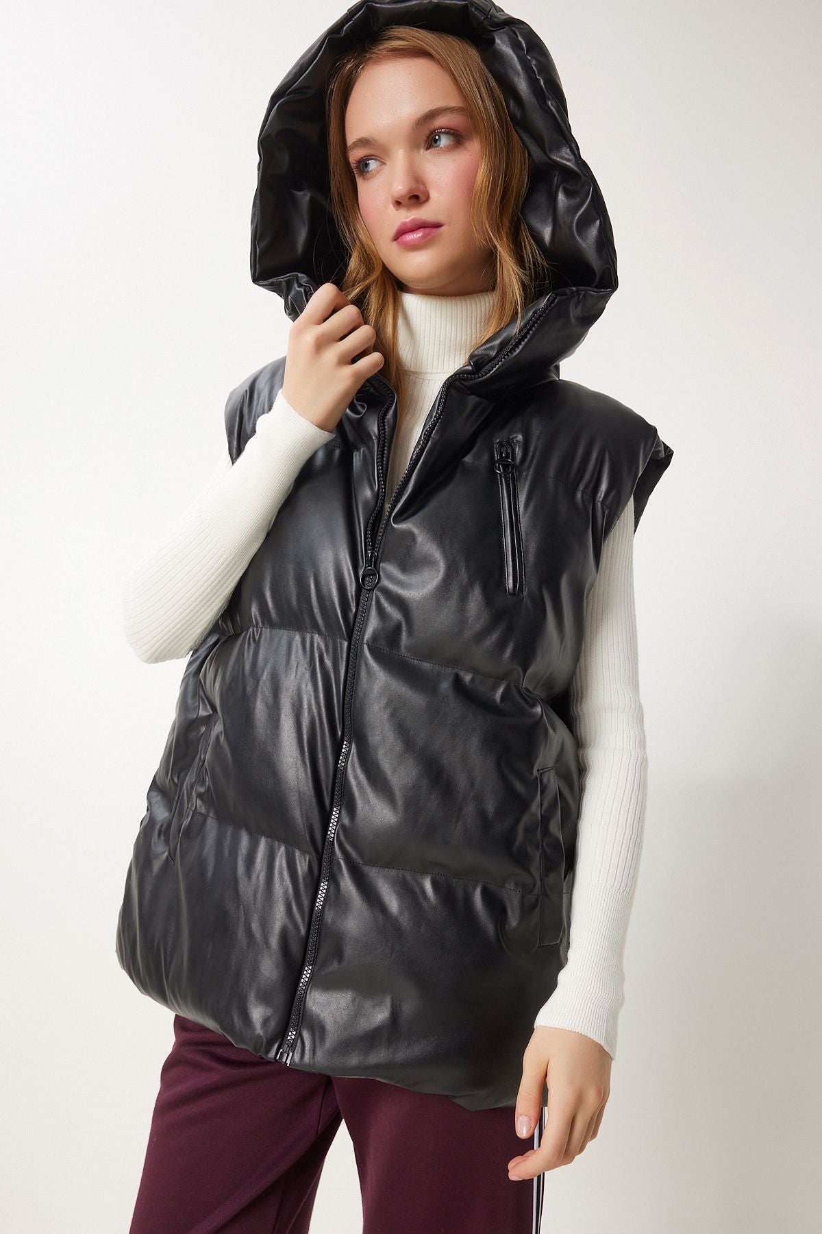 Female black hooded artificial leather overwheeling swelling vest RV00061