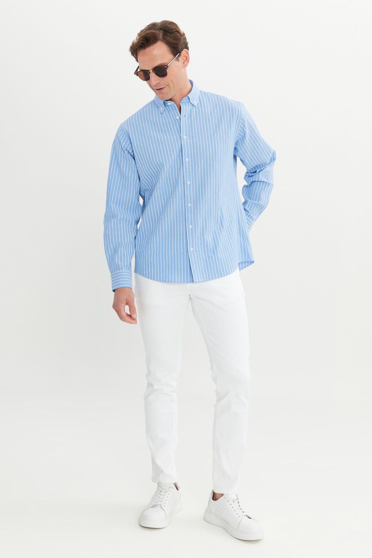 Men's Blue 100 %Cotton Comfort Fit Casual Cutting Buttoned Neckline Shirt